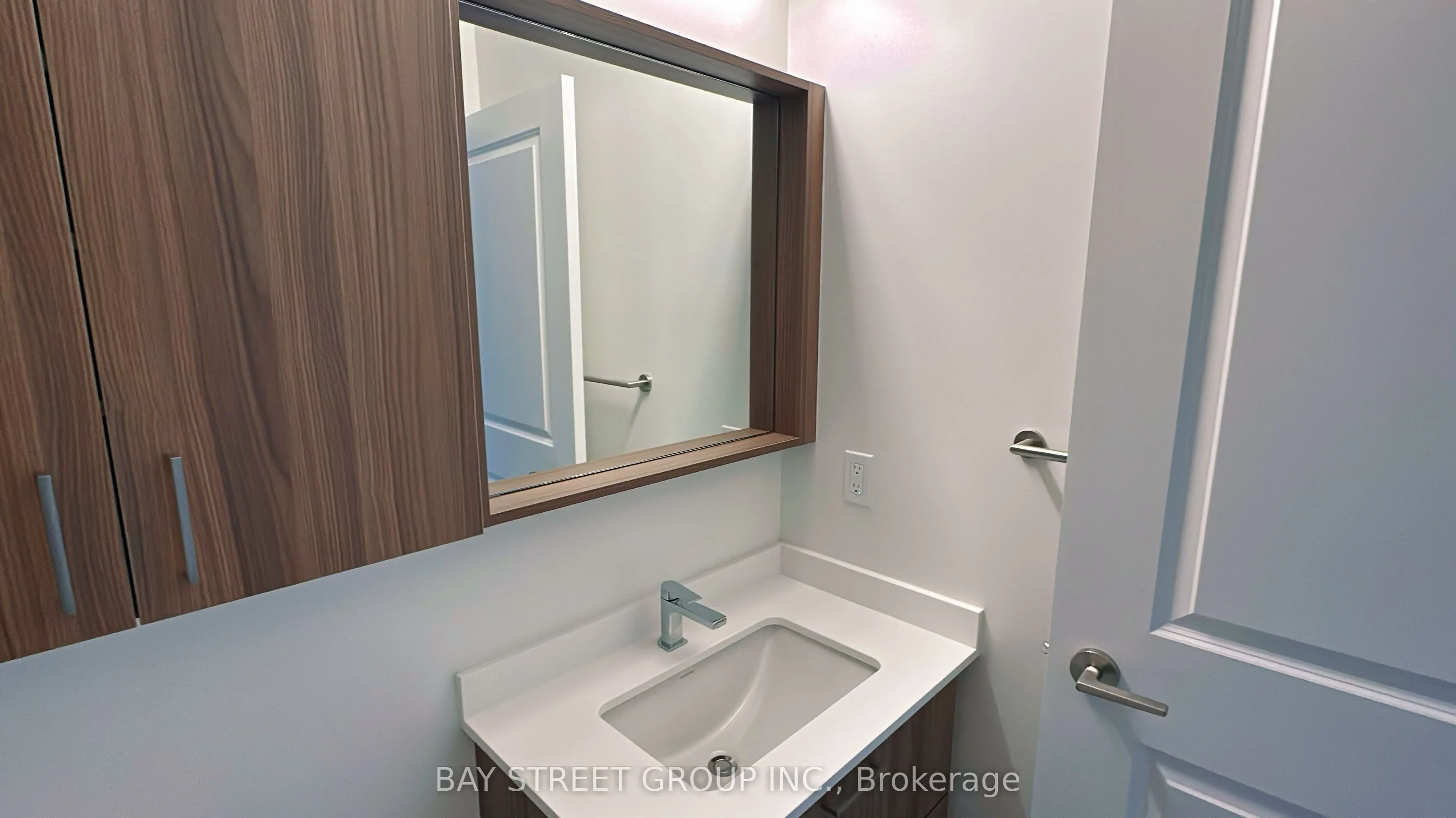50 Upper Mall Way #B3001