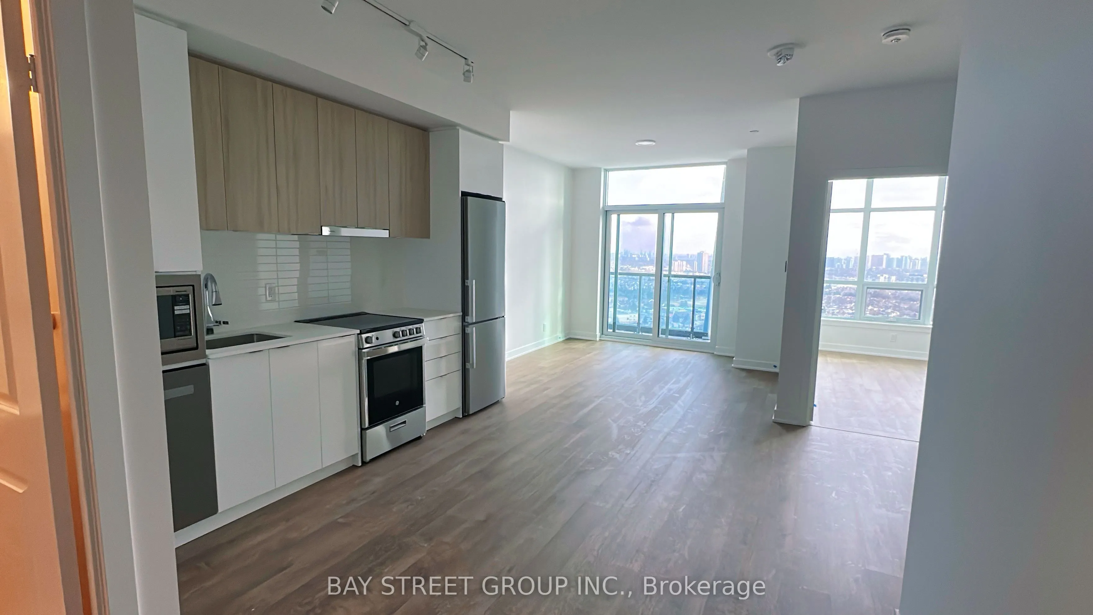 50 Upper Mall Way #B3001