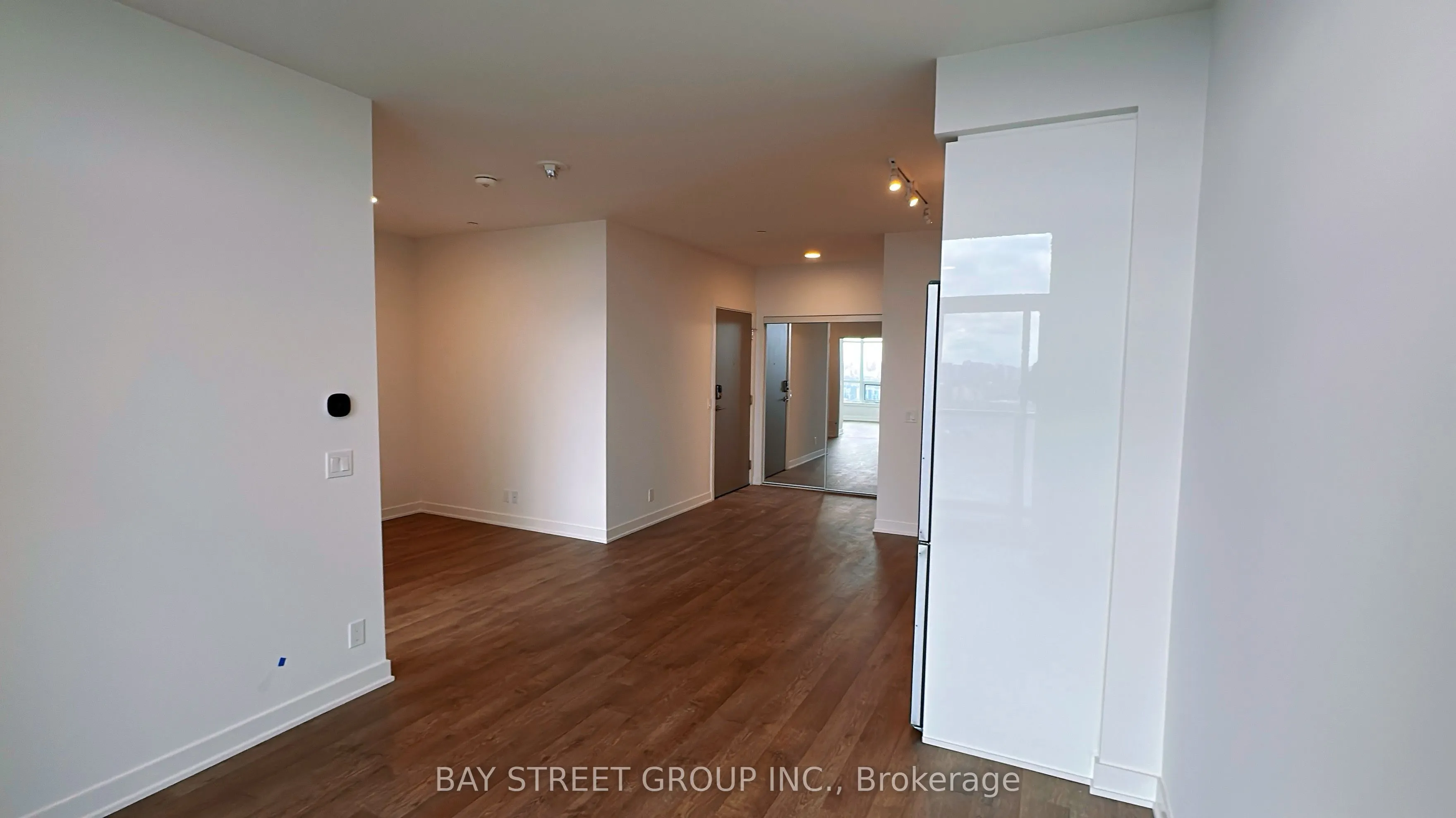 50 Upper Mall Way #B3001