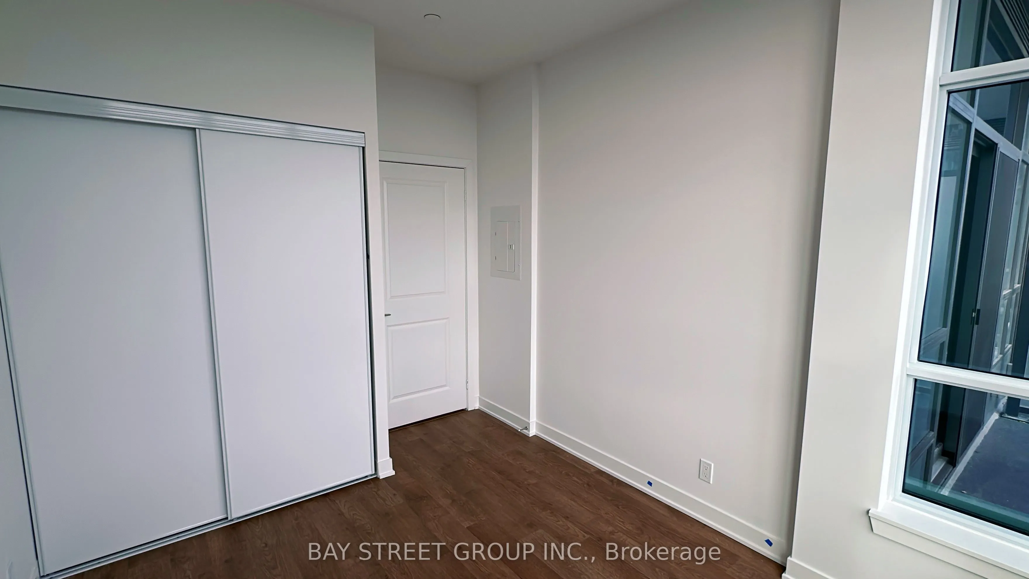 50 Upper Mall Way #B3001