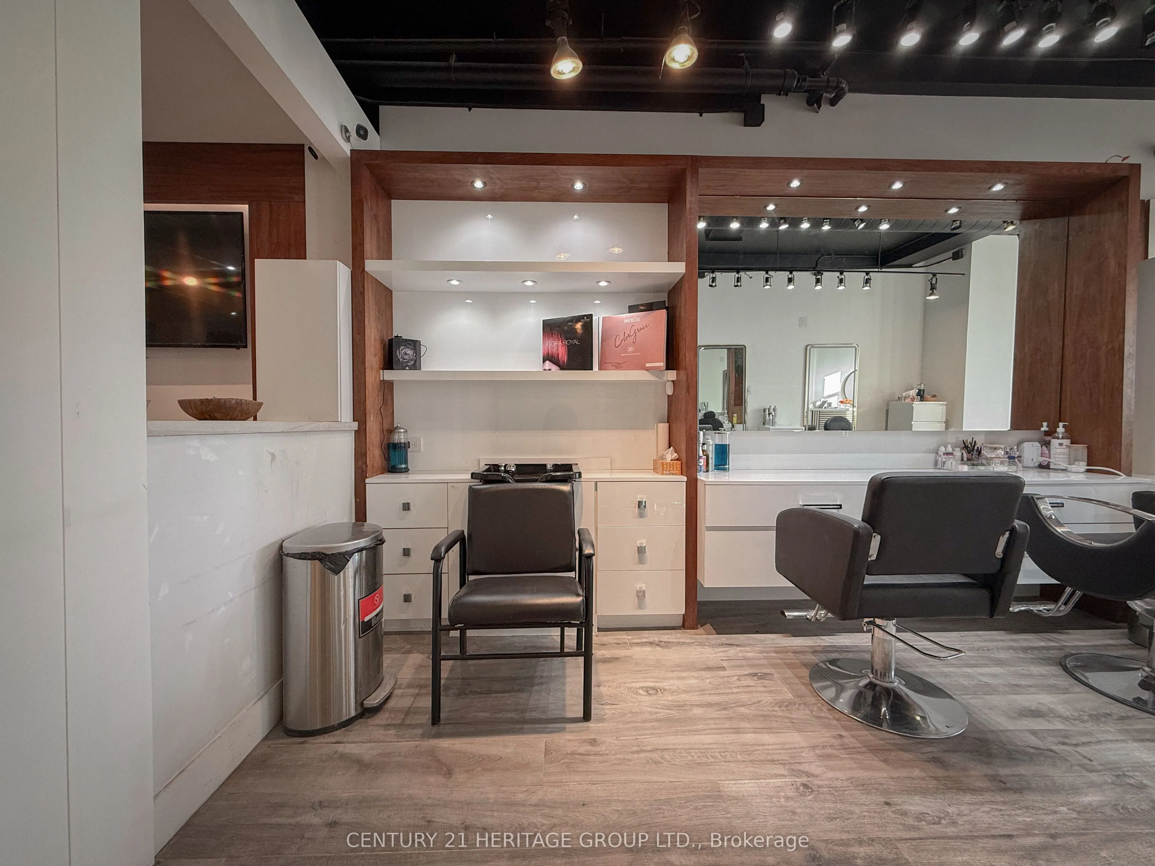 8910 Yonge Street #9