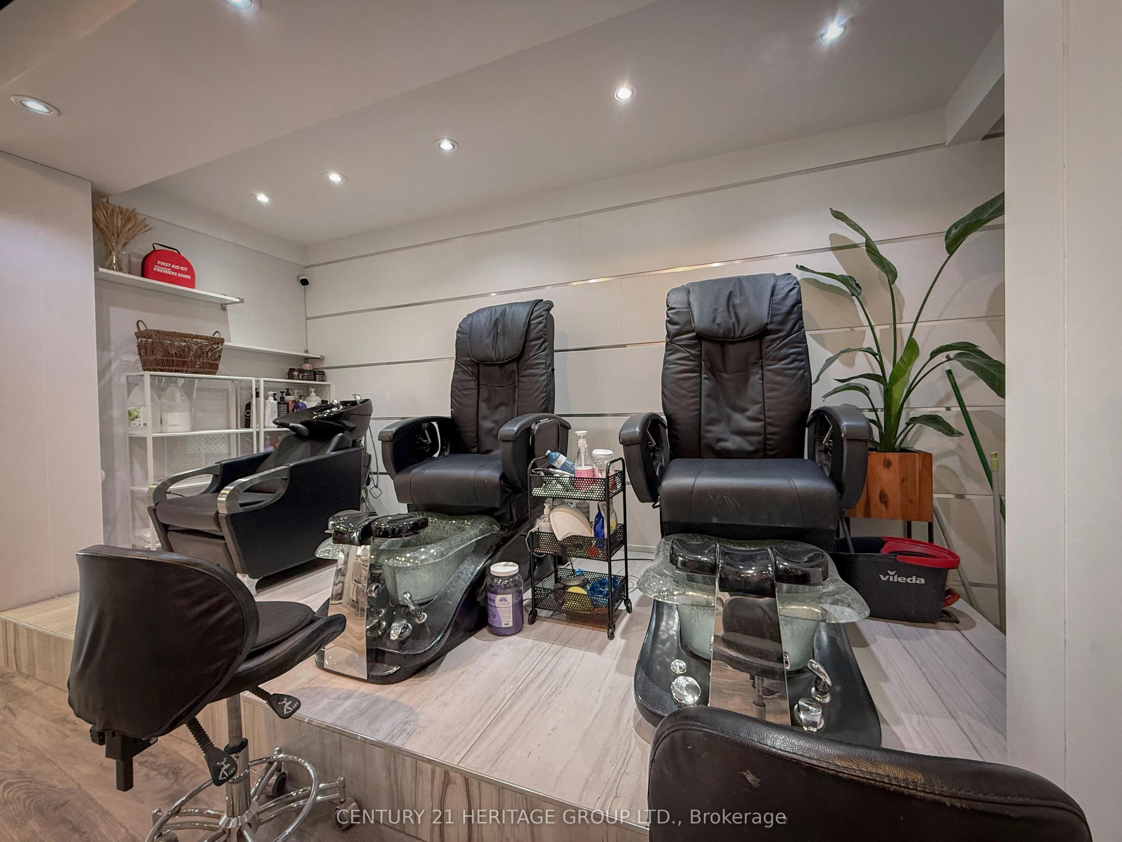 8910 Yonge Street #9