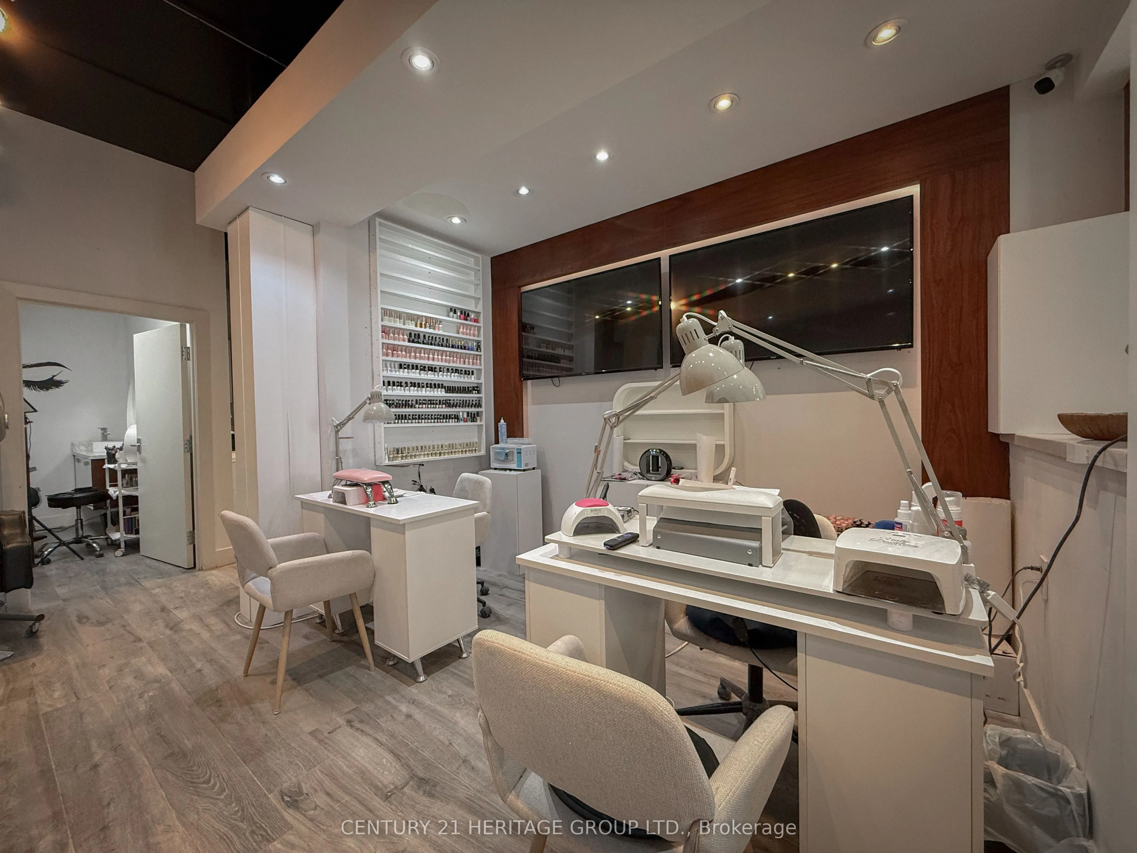 8910 Yonge Street #9