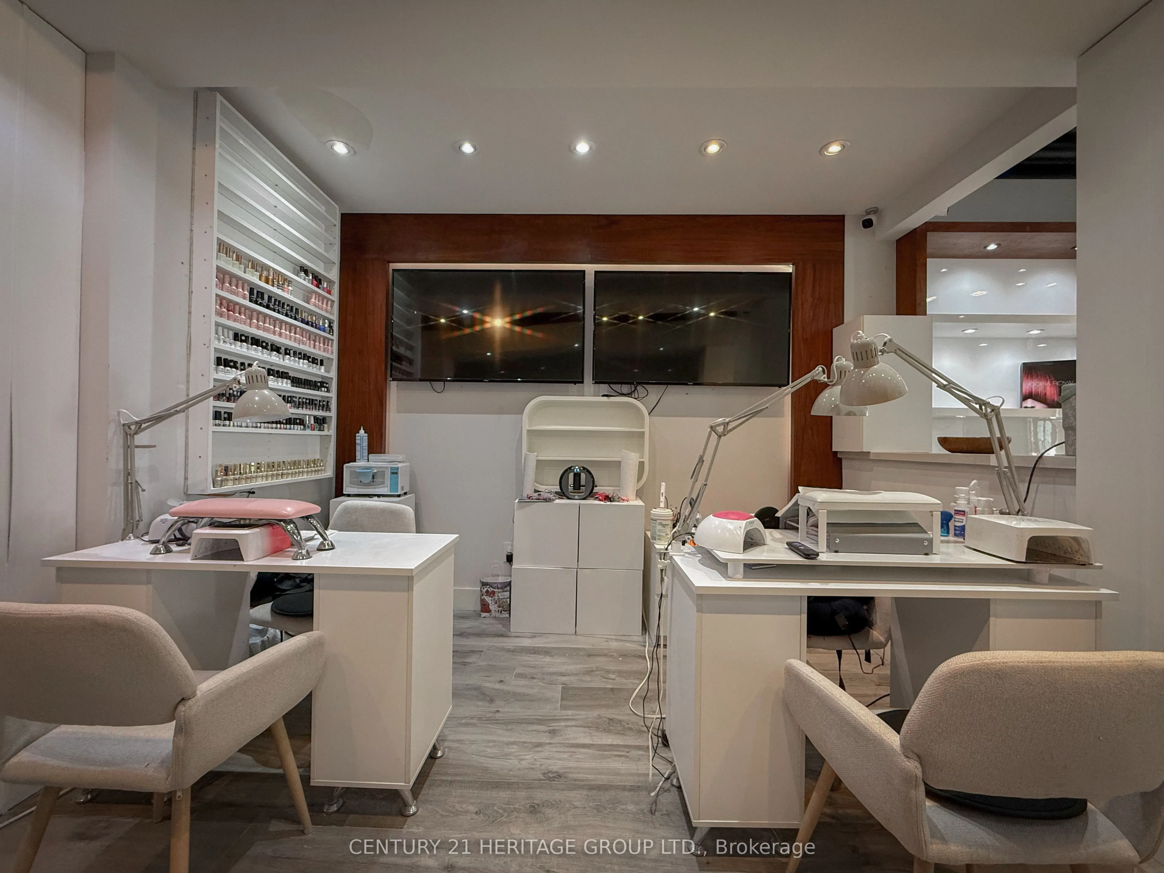 8910 Yonge Street #9