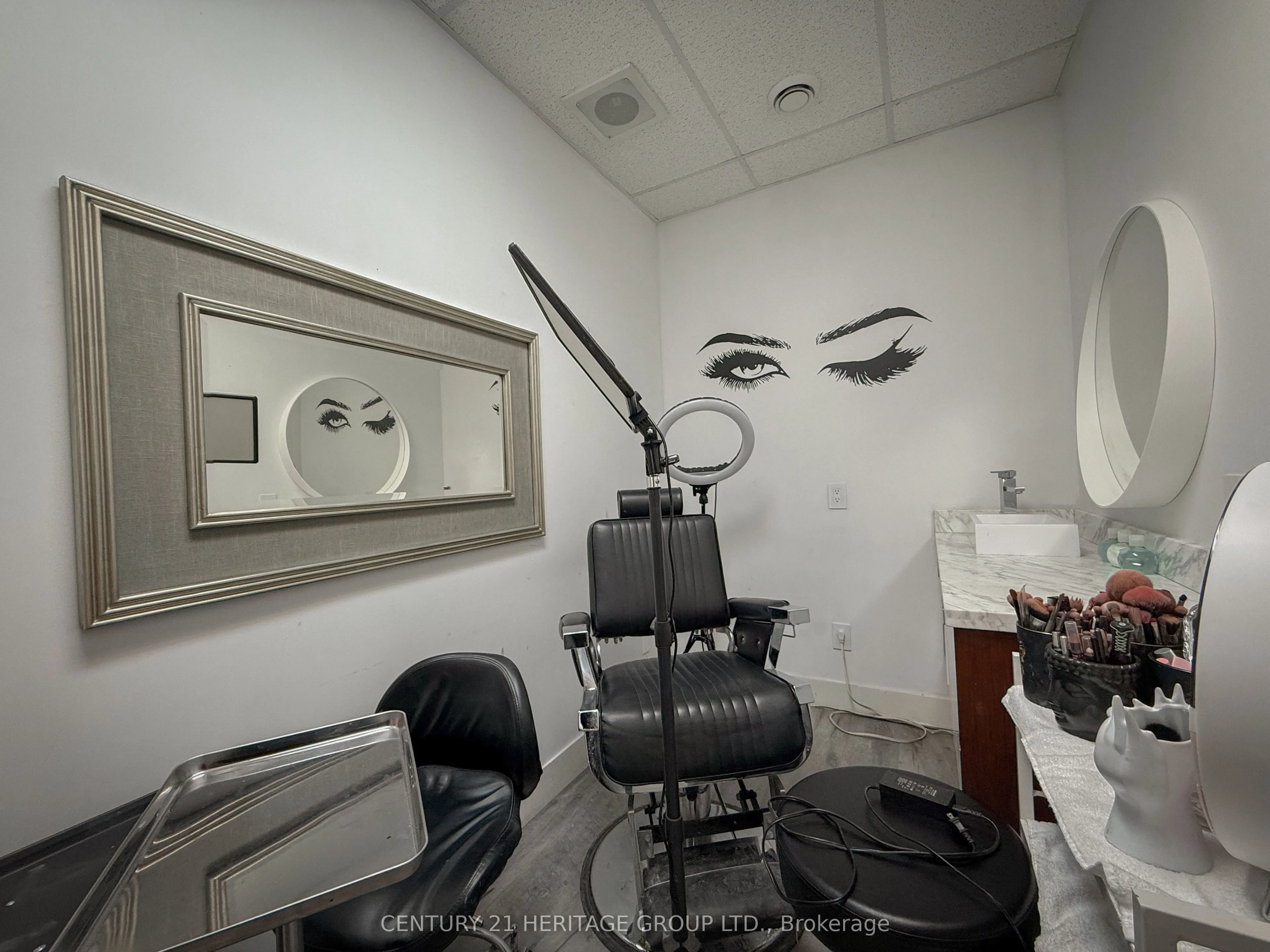 8910 Yonge Street #9