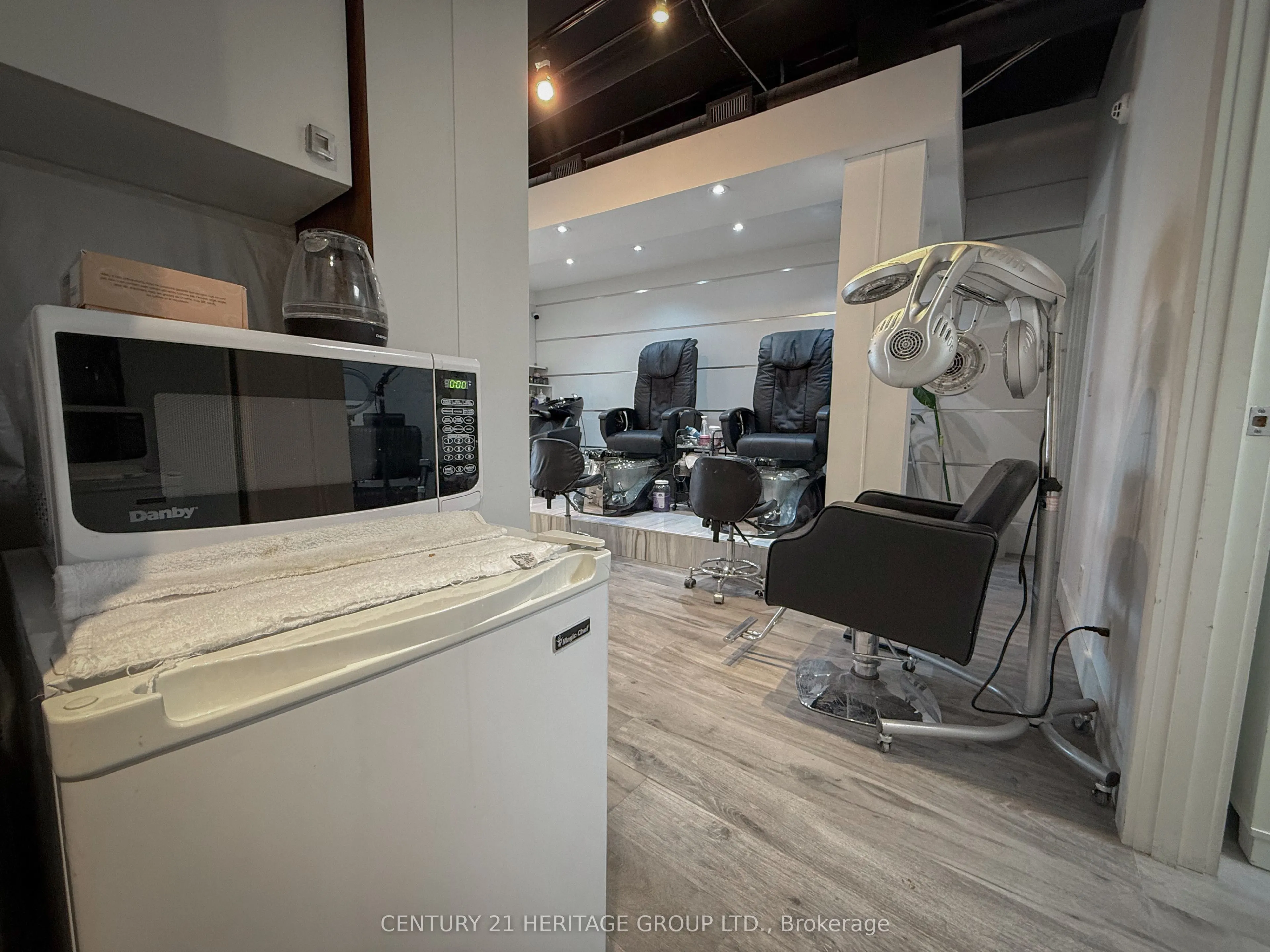 8910 Yonge Street #9
