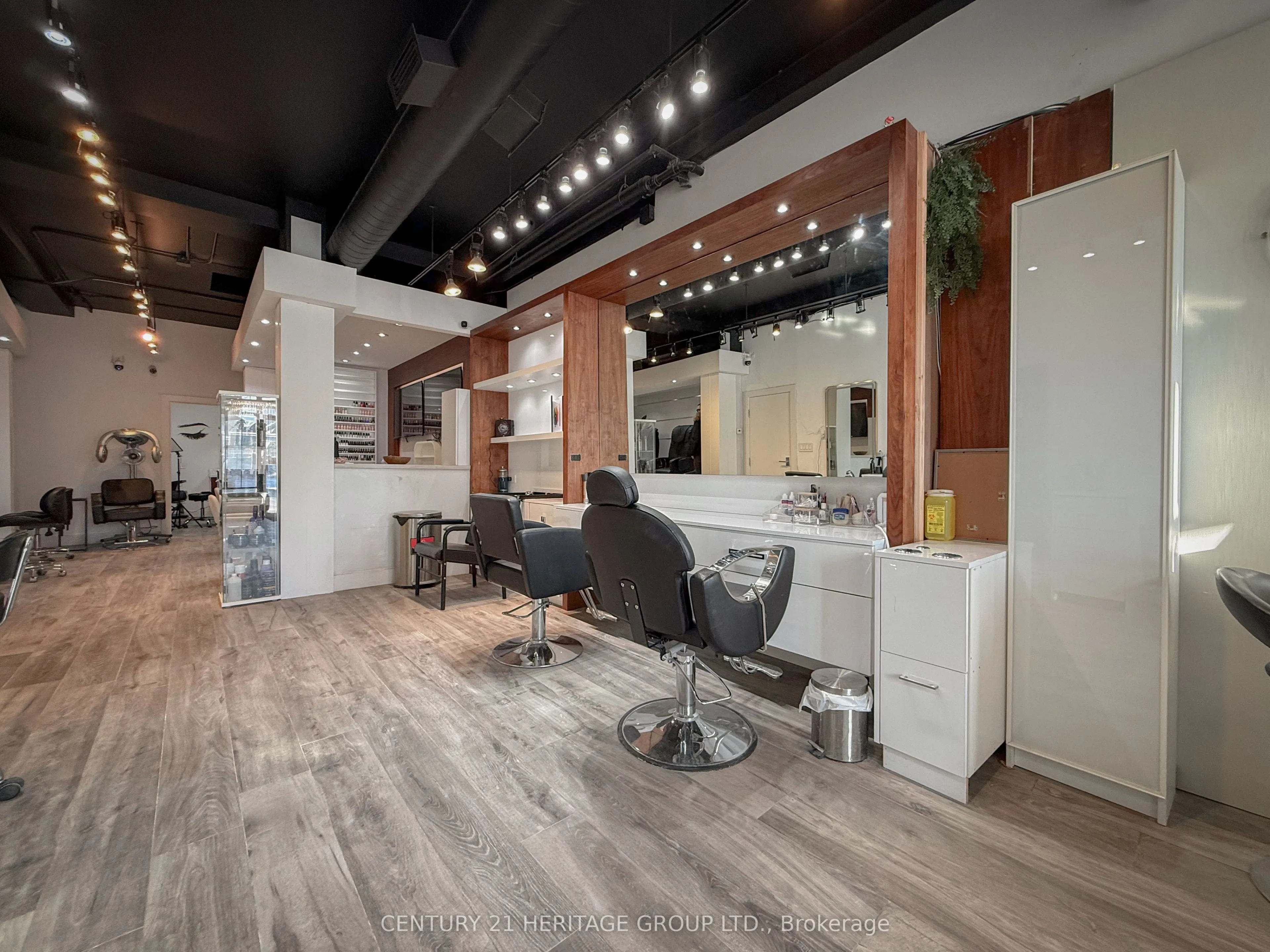 8910 Yonge Street #9