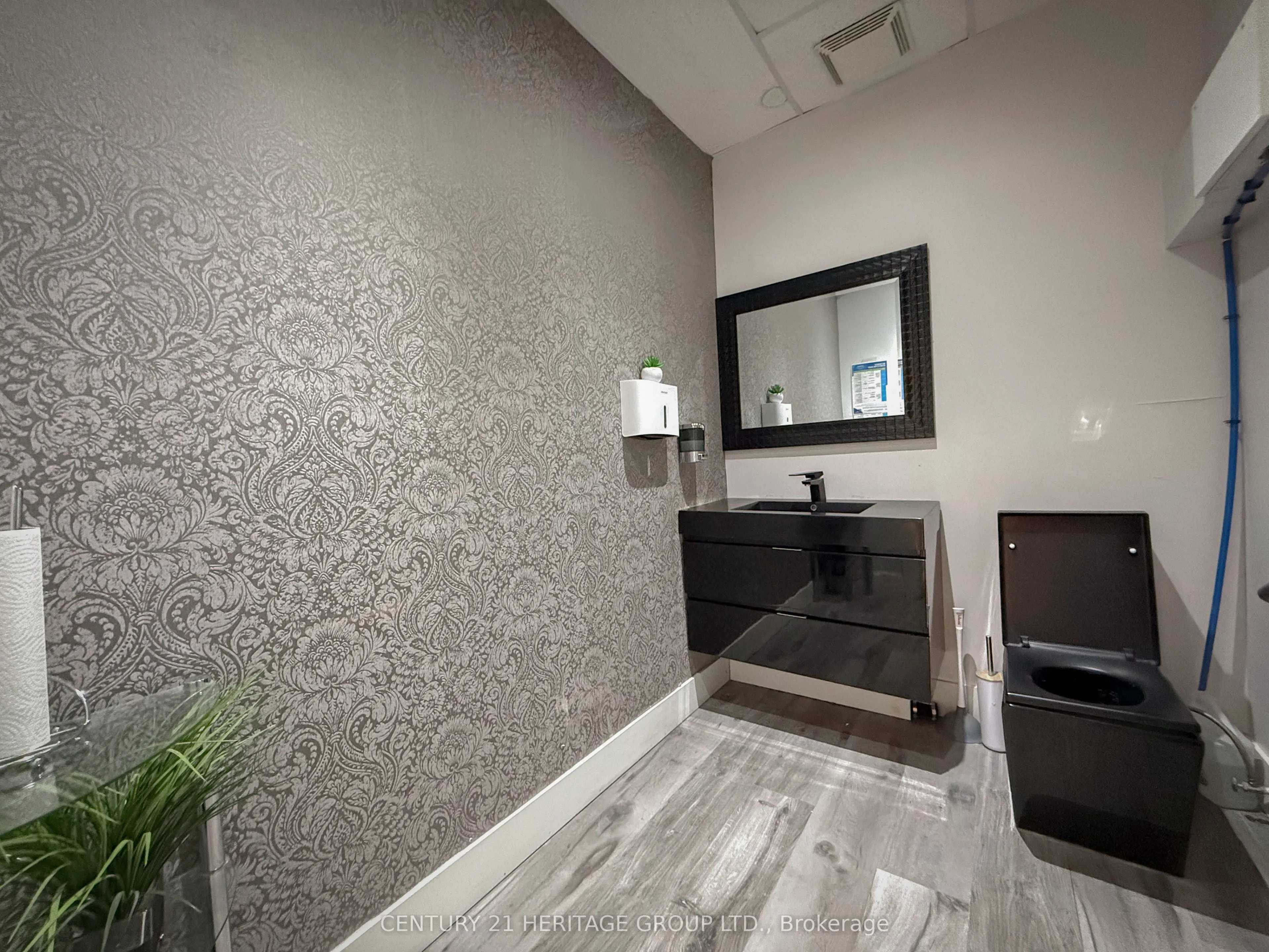 8910 Yonge Street #9