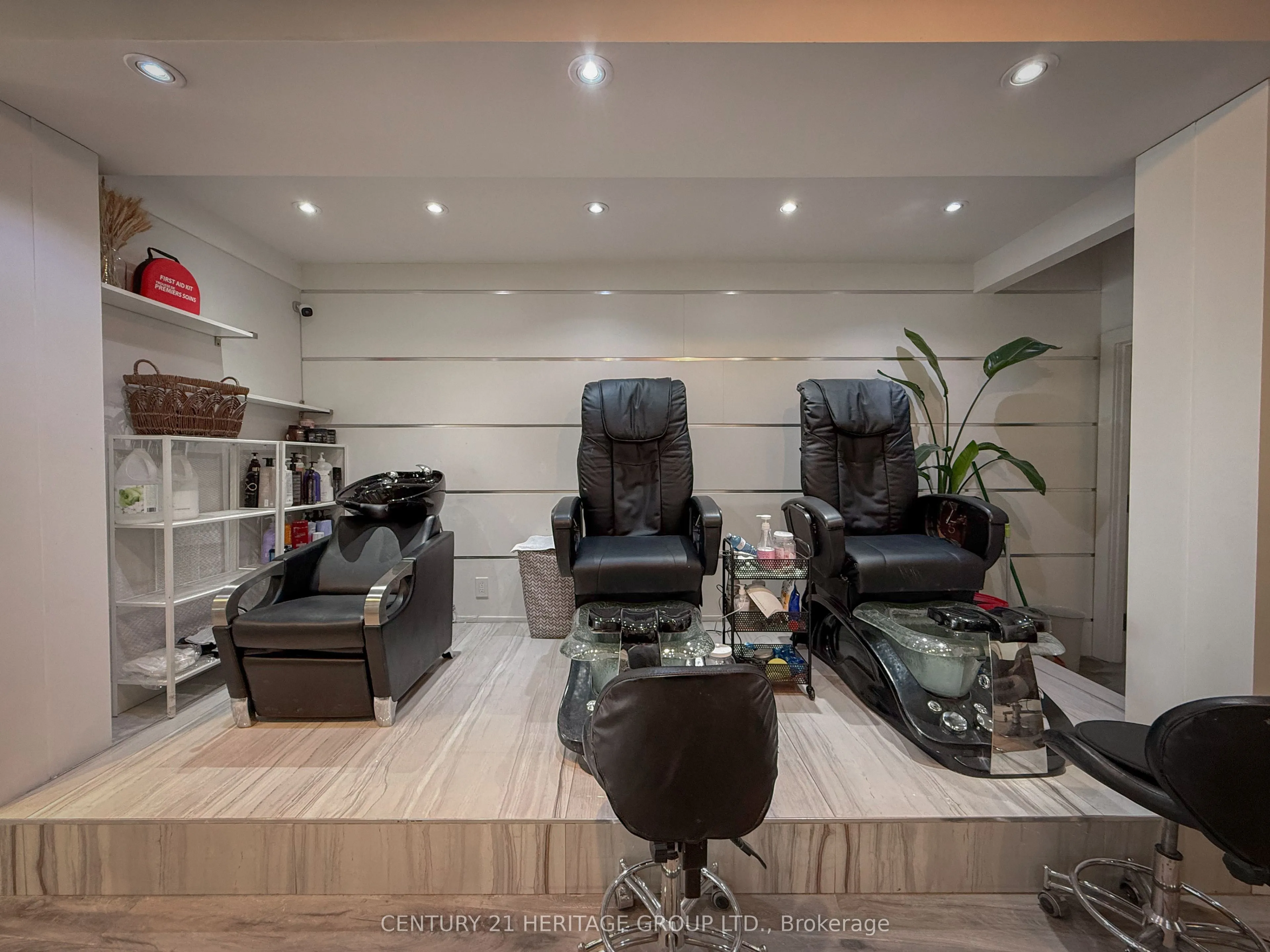 8910 Yonge Street #9