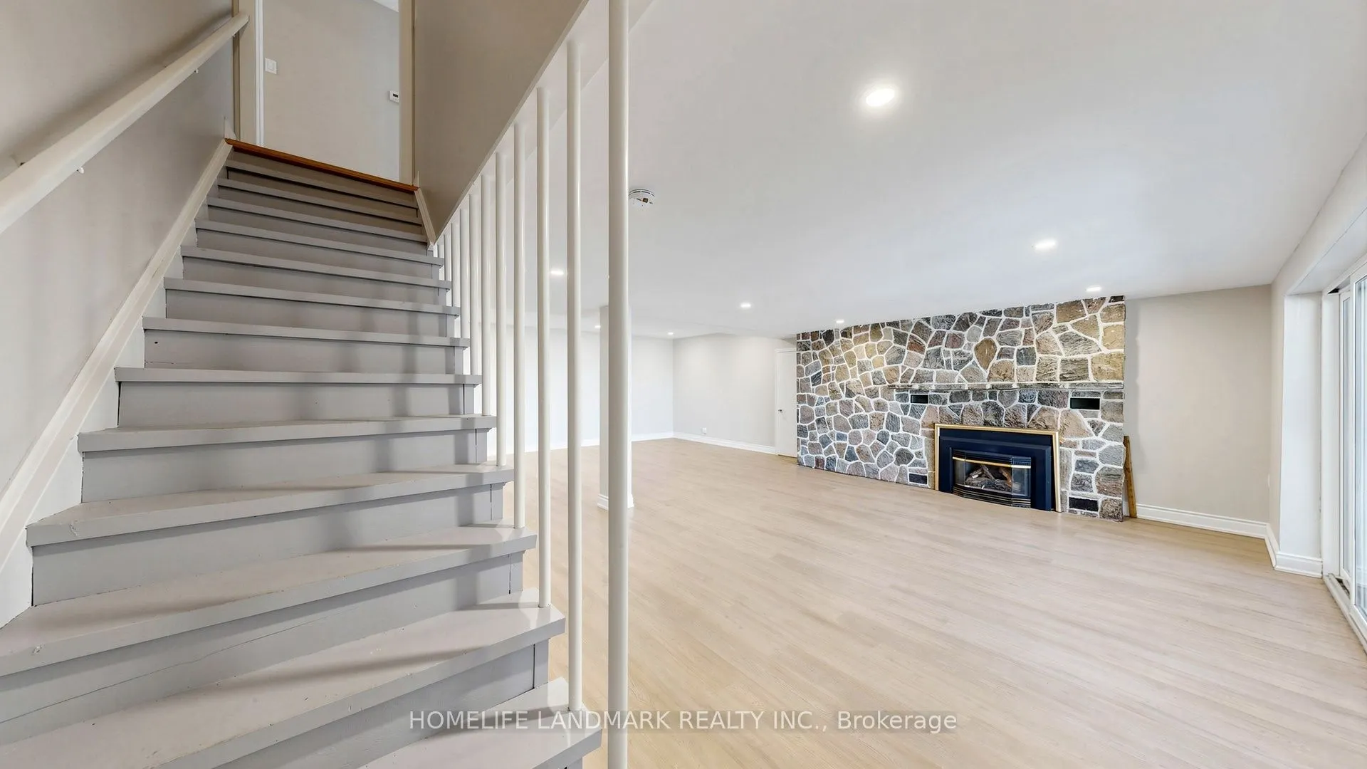 B735 Cedar Beach Road