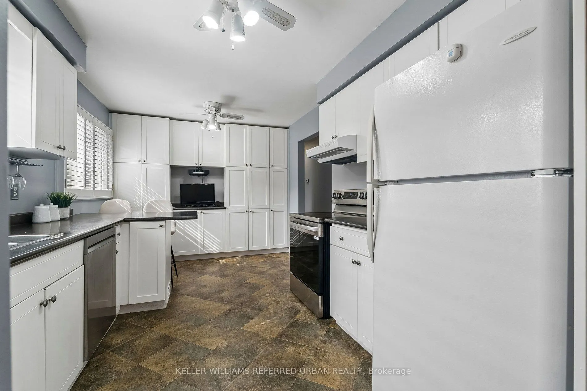 190 Hilltop Drive