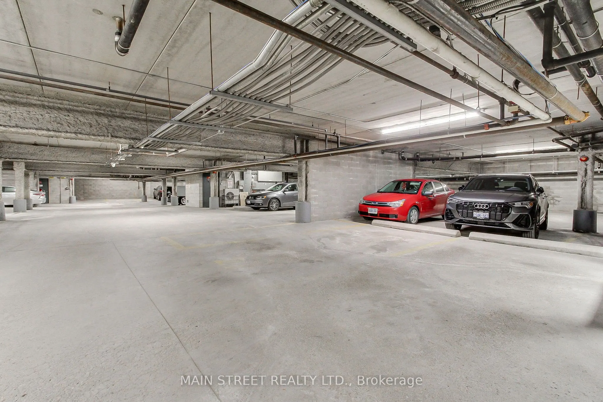 85 Wellington Street W #306