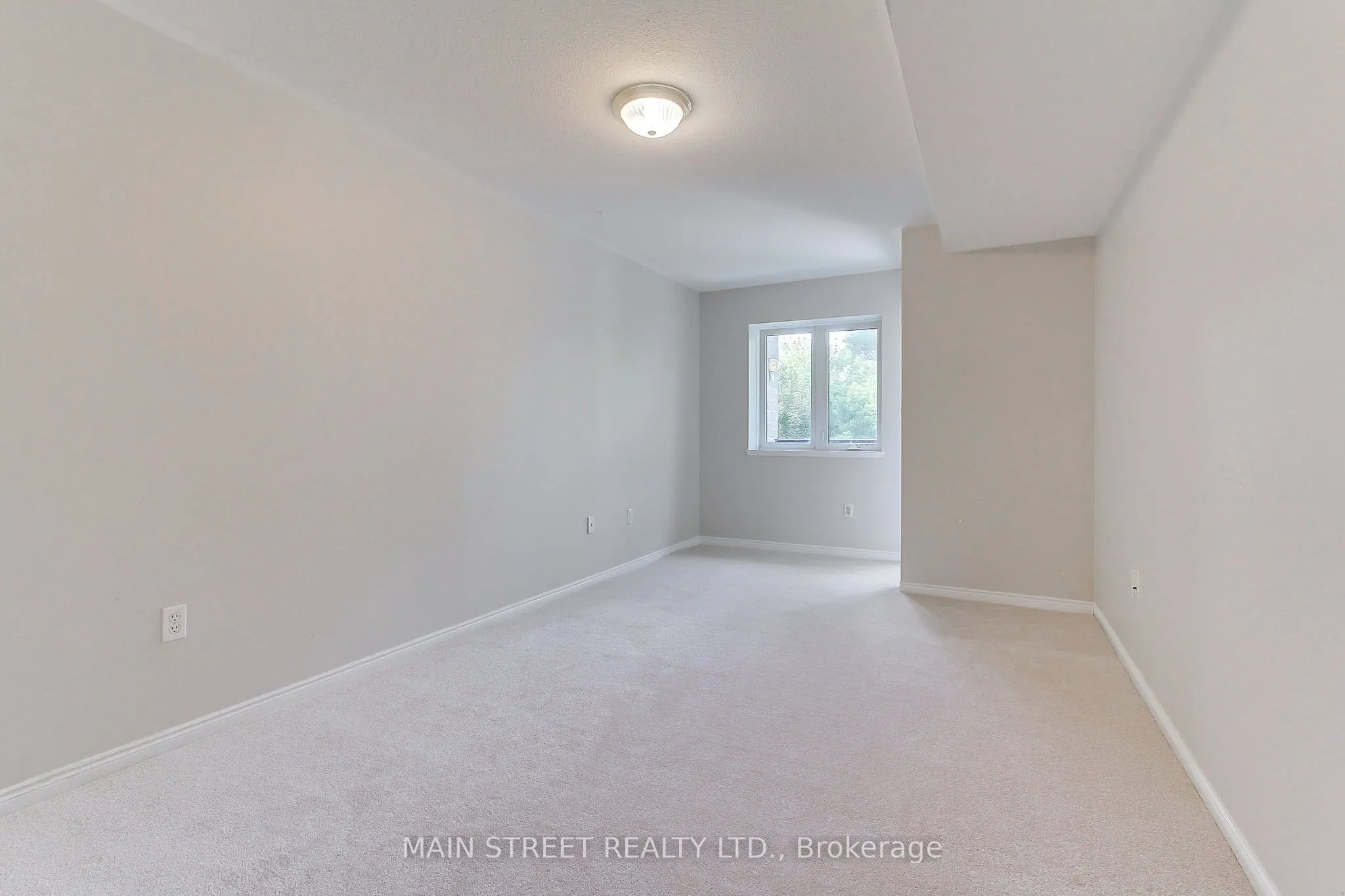 85 Wellington Street W #306