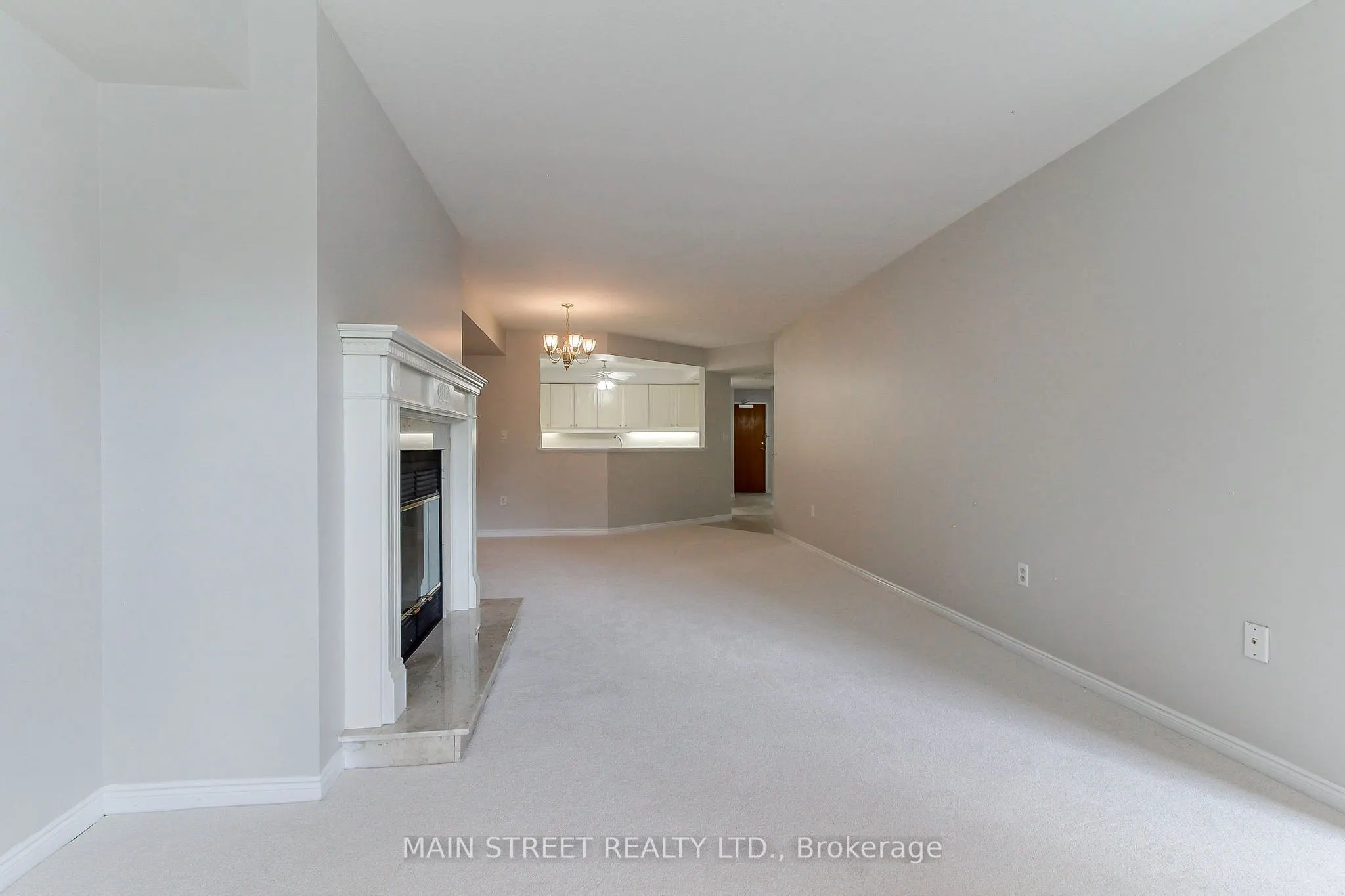 85 Wellington Street W #306