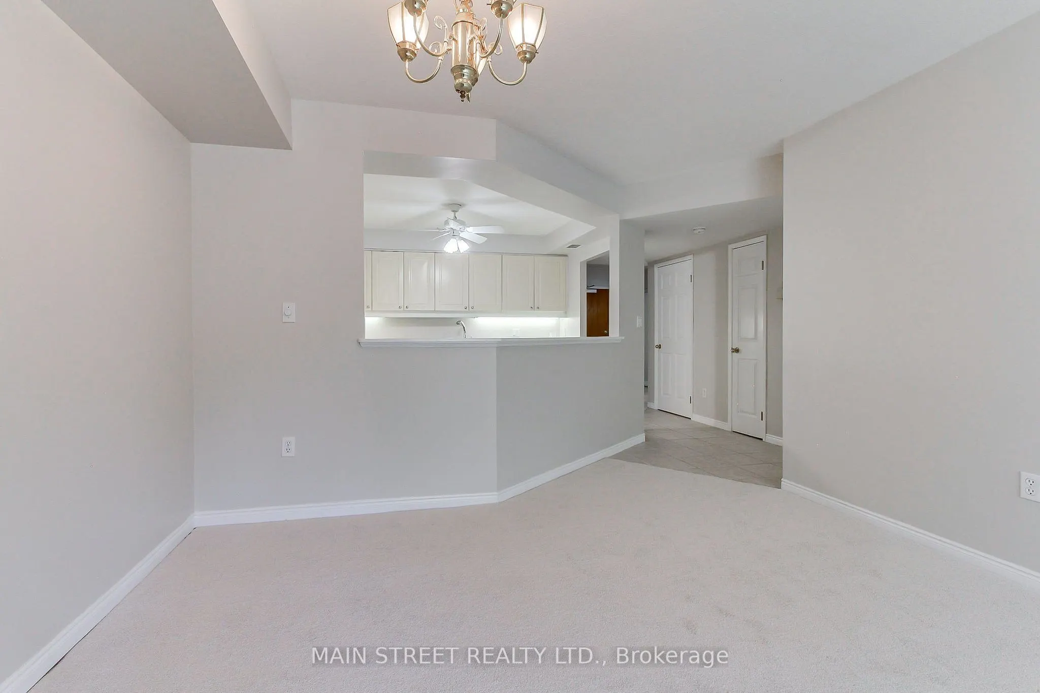 85 Wellington Street W #306