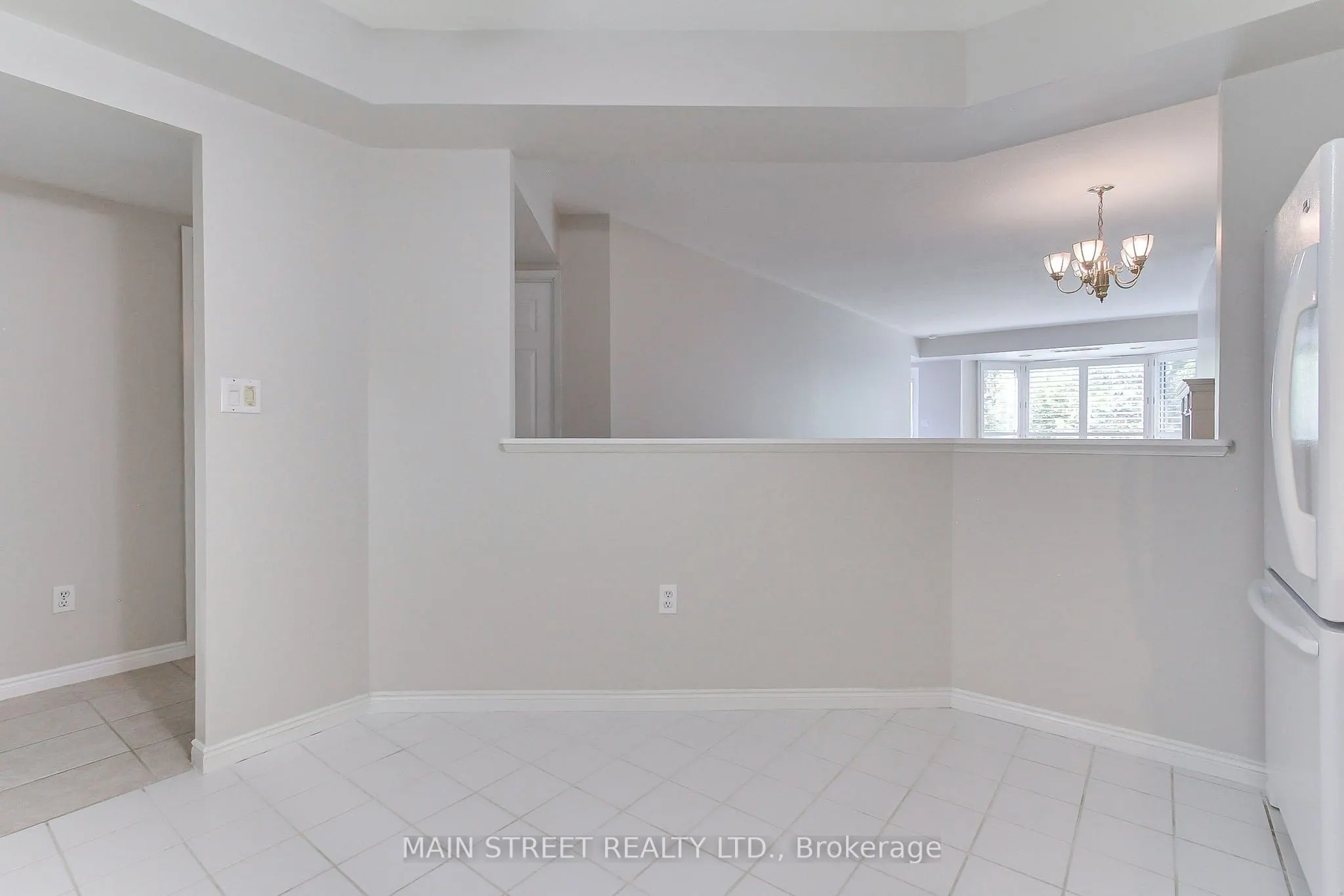 85 Wellington Street W #306