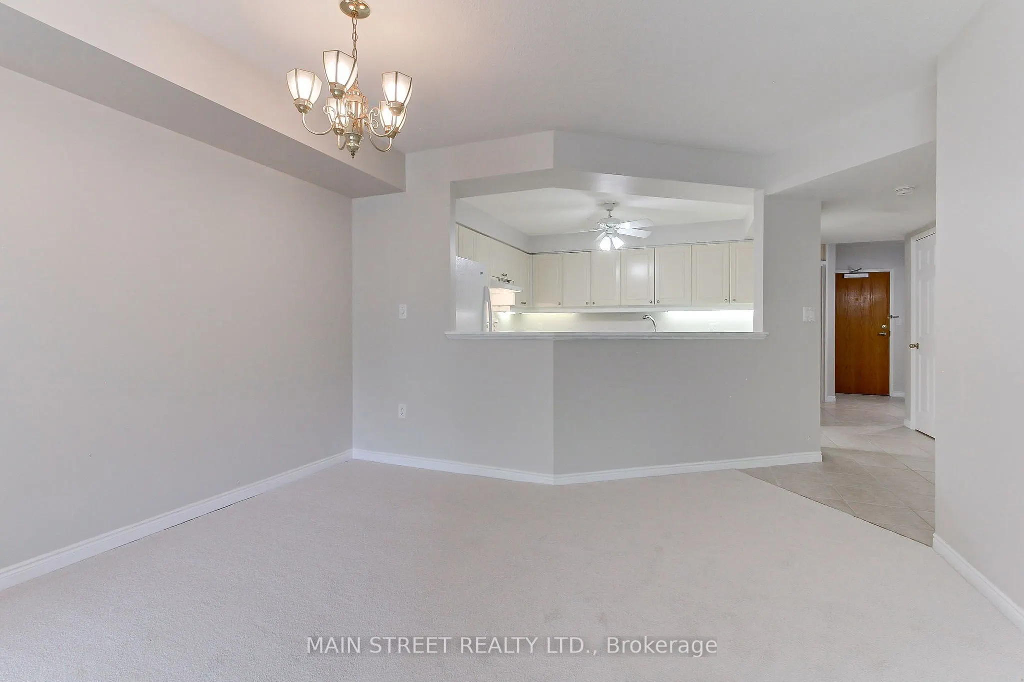 85 Wellington Street W #306