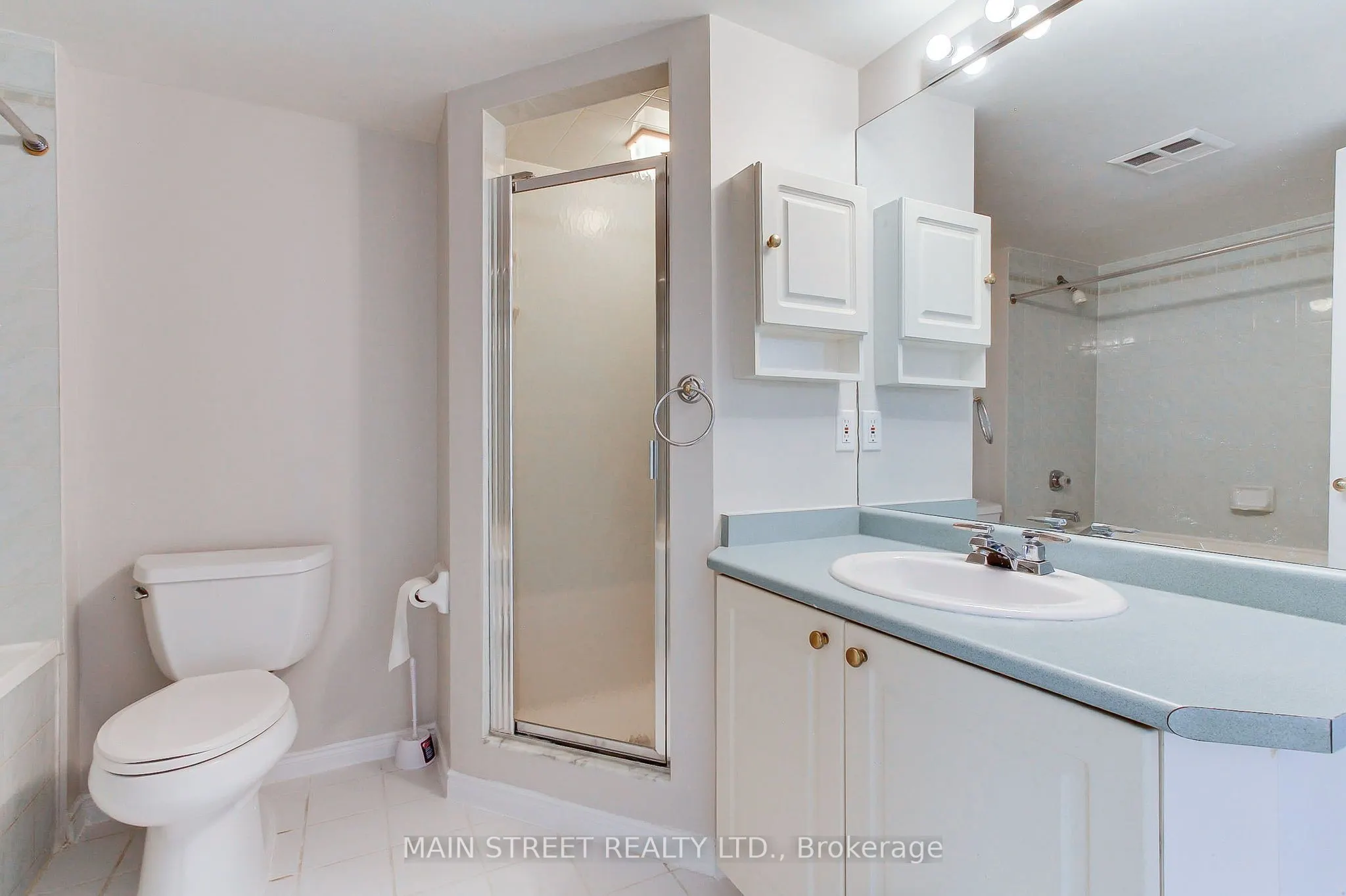 85 Wellington Street W #306