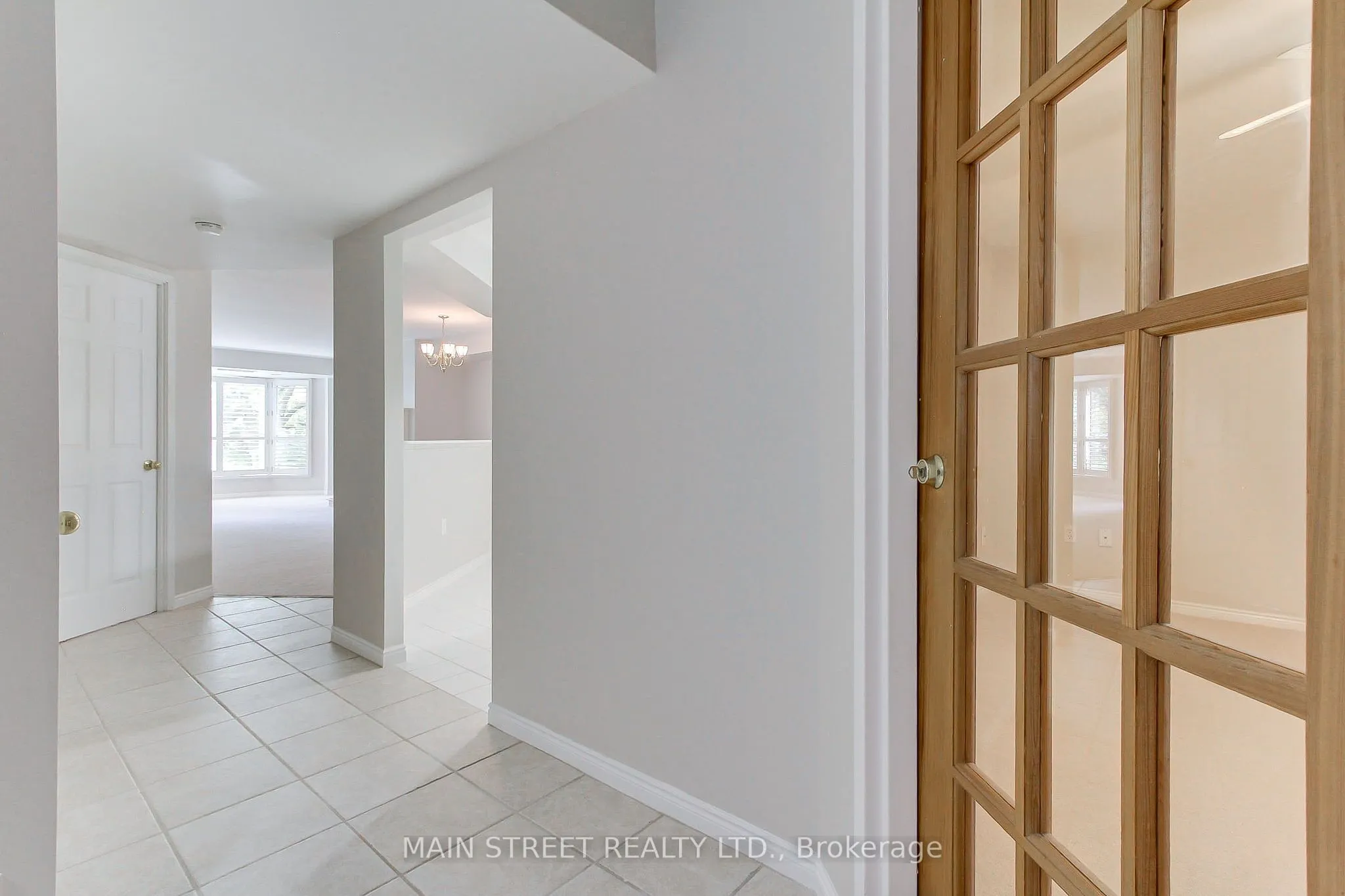 85 Wellington Street W #306