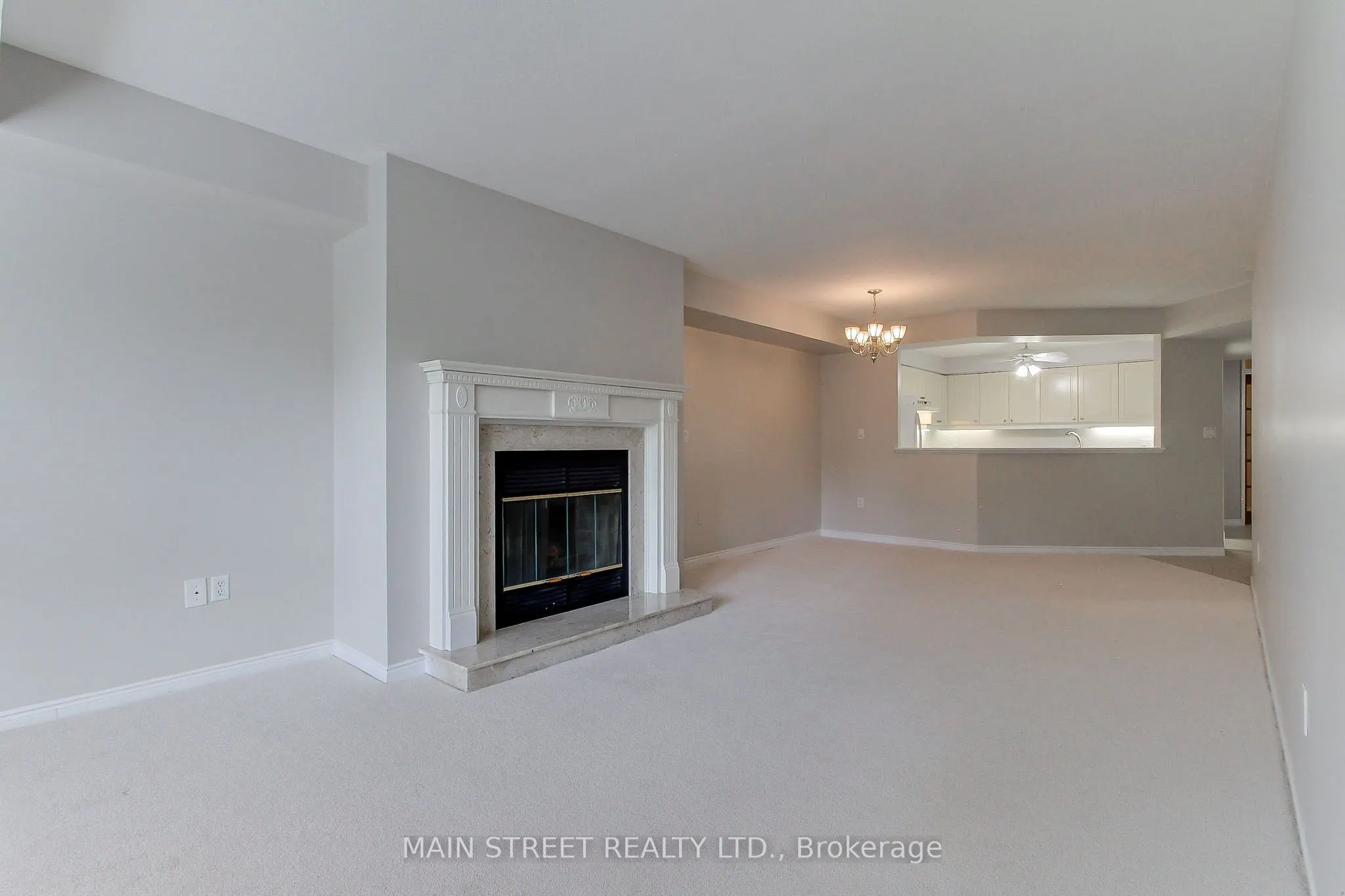 85 Wellington Street W #306
