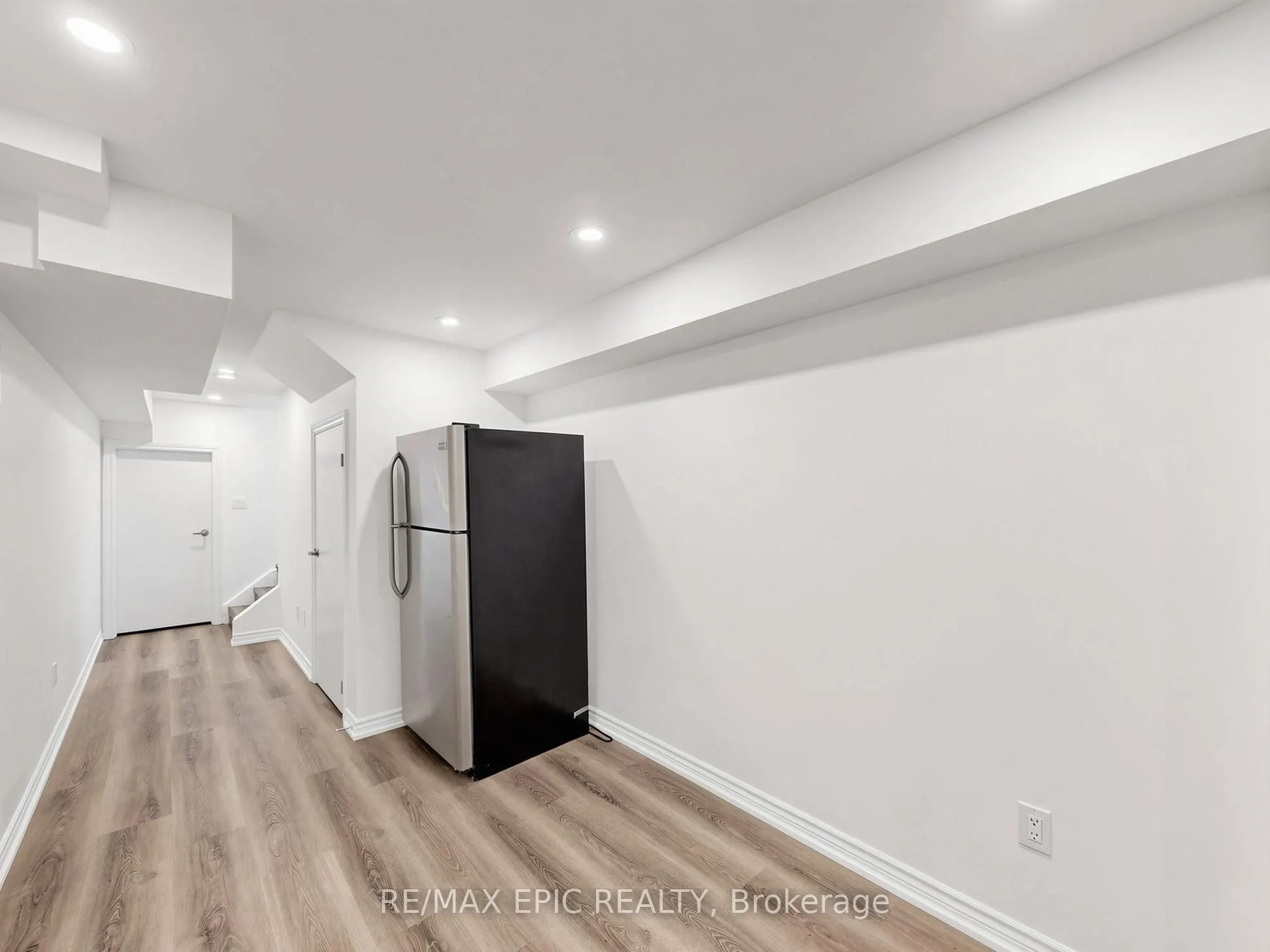 15 Vedette Way