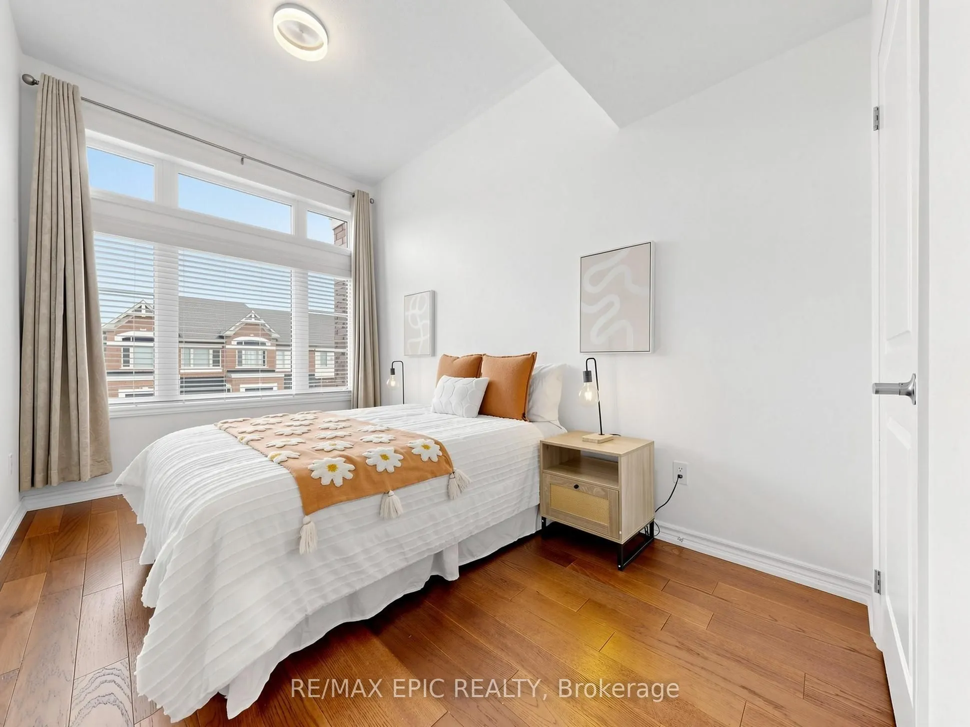 15 Vedette Way