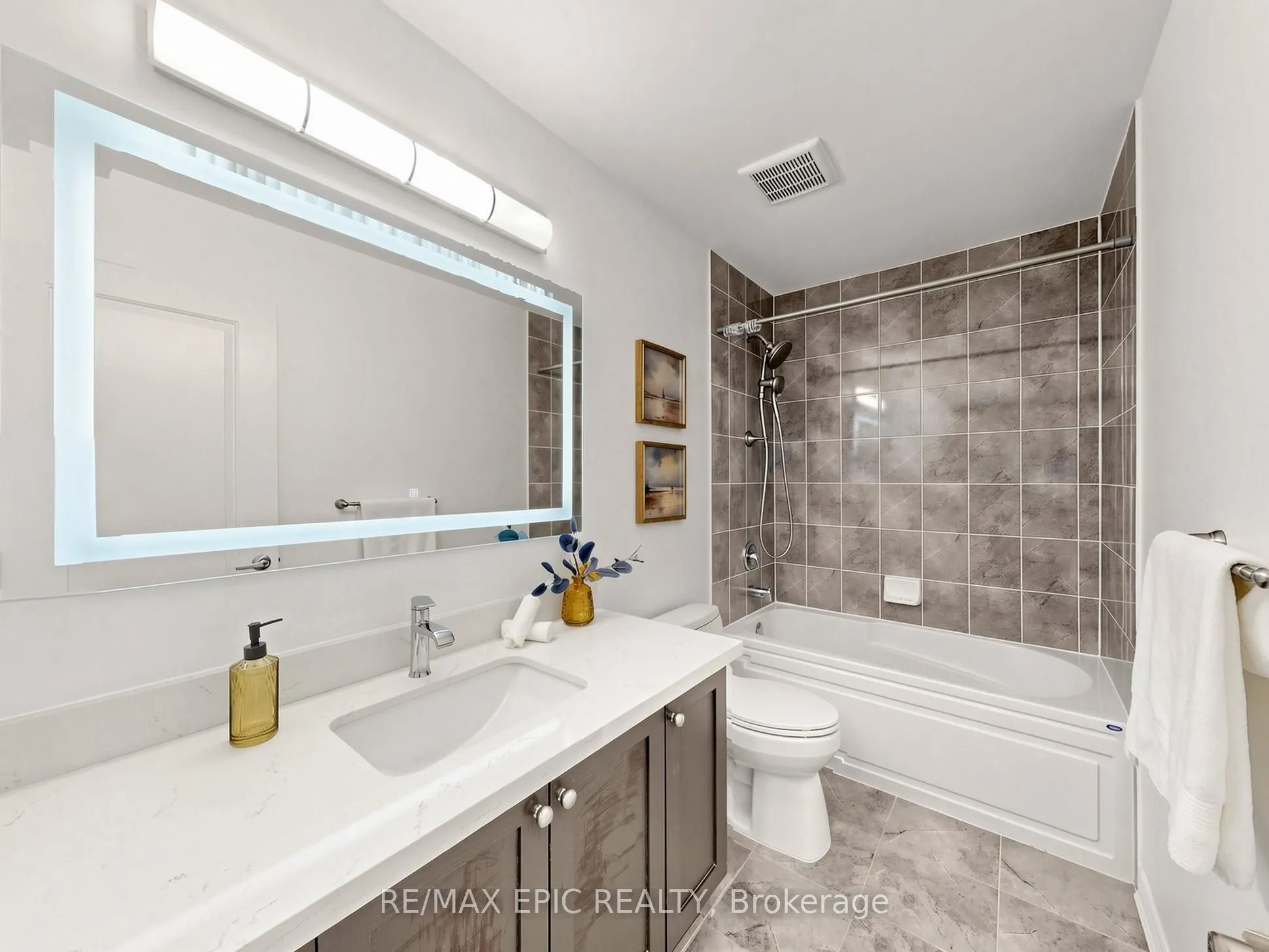 15 Vedette Way