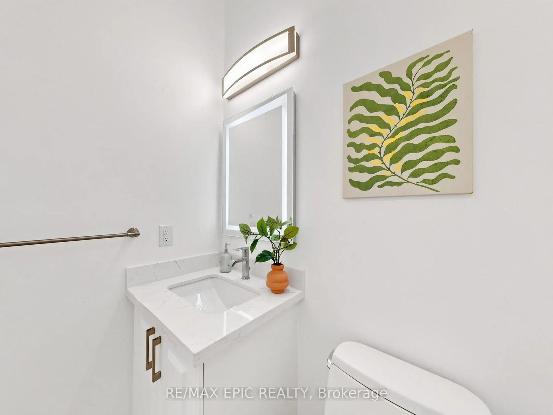 15 Vedette Way