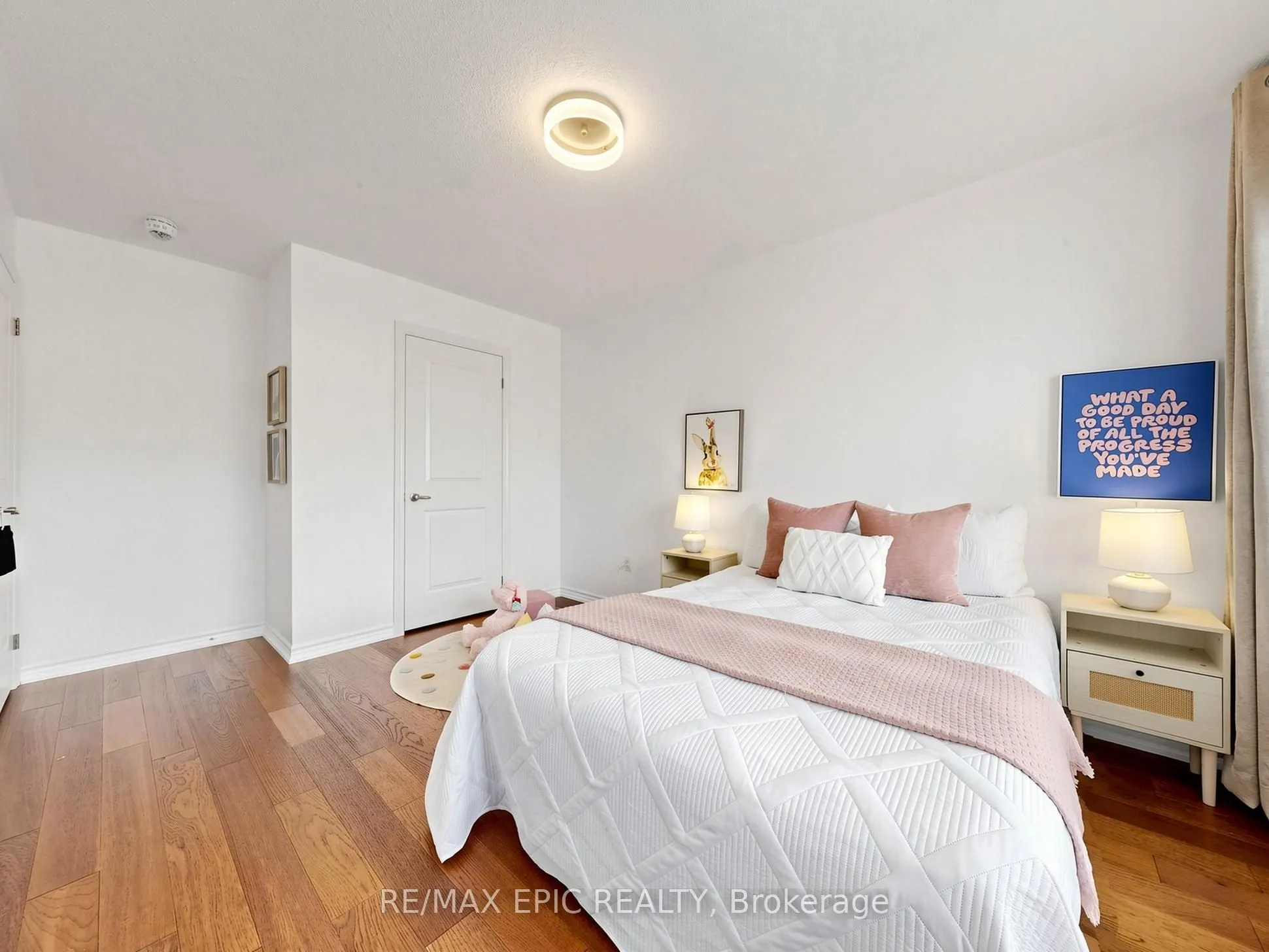 15 Vedette Way