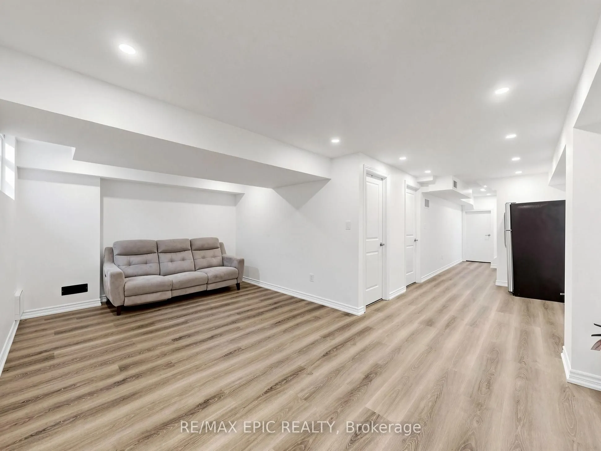 15 Vedette Way