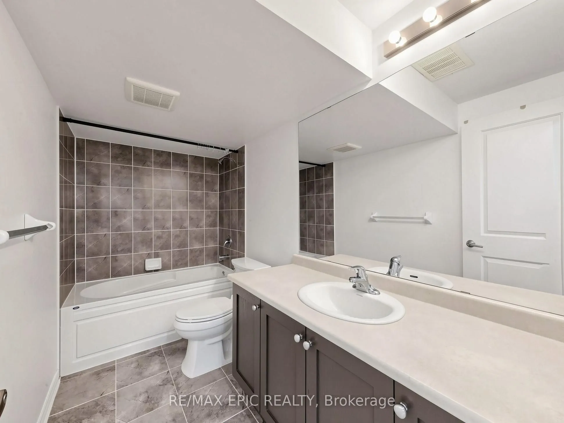 15 Vedette Way
