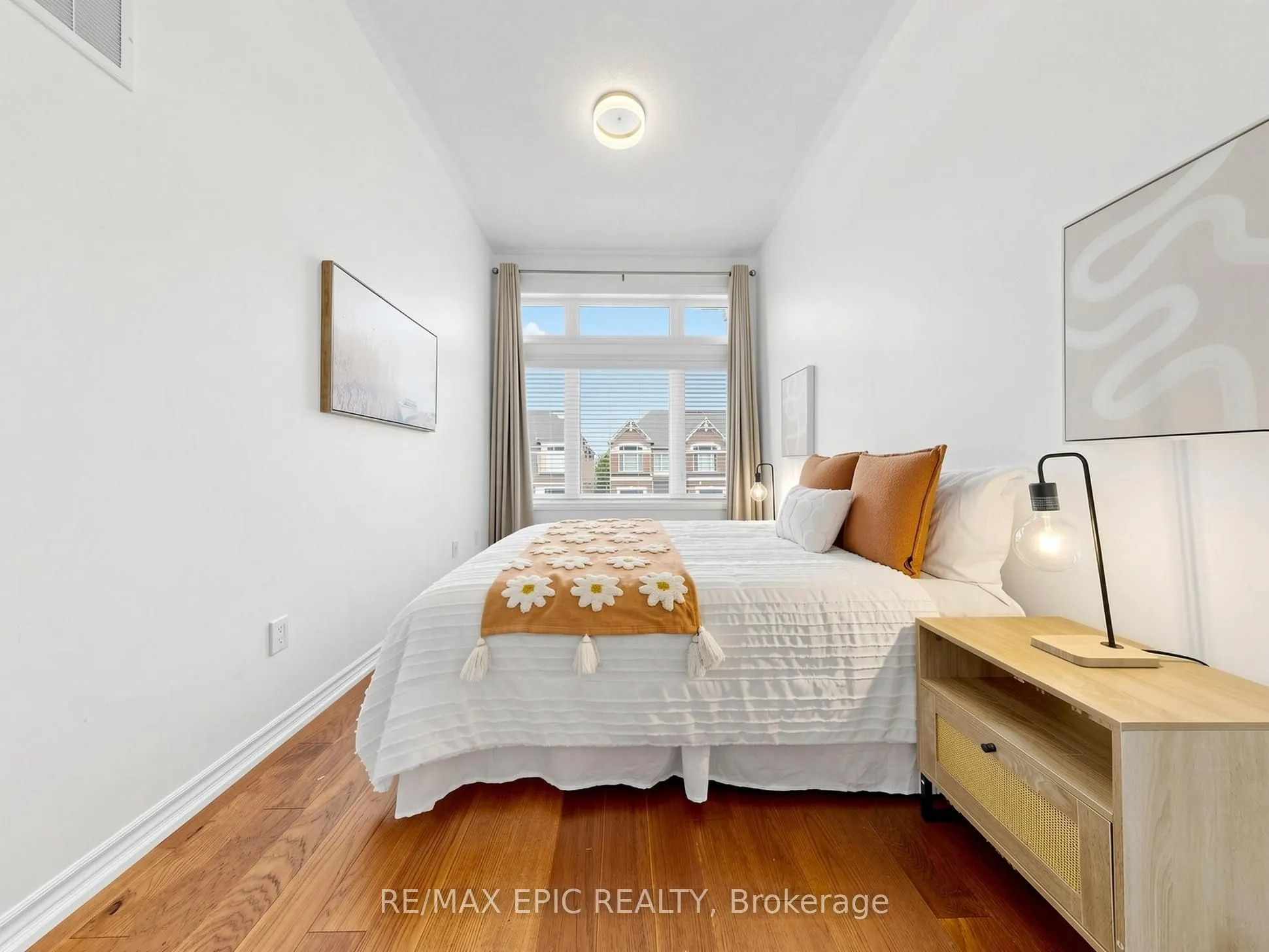 15 Vedette Way