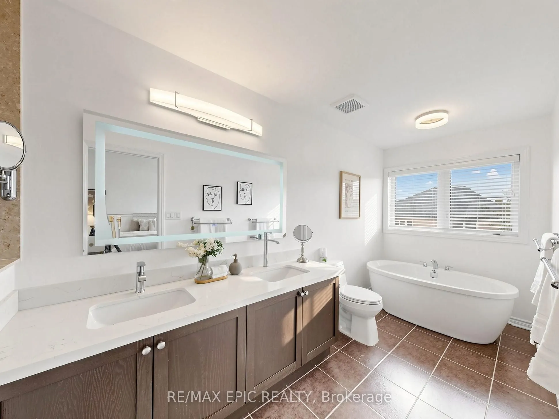 15 Vedette Way
