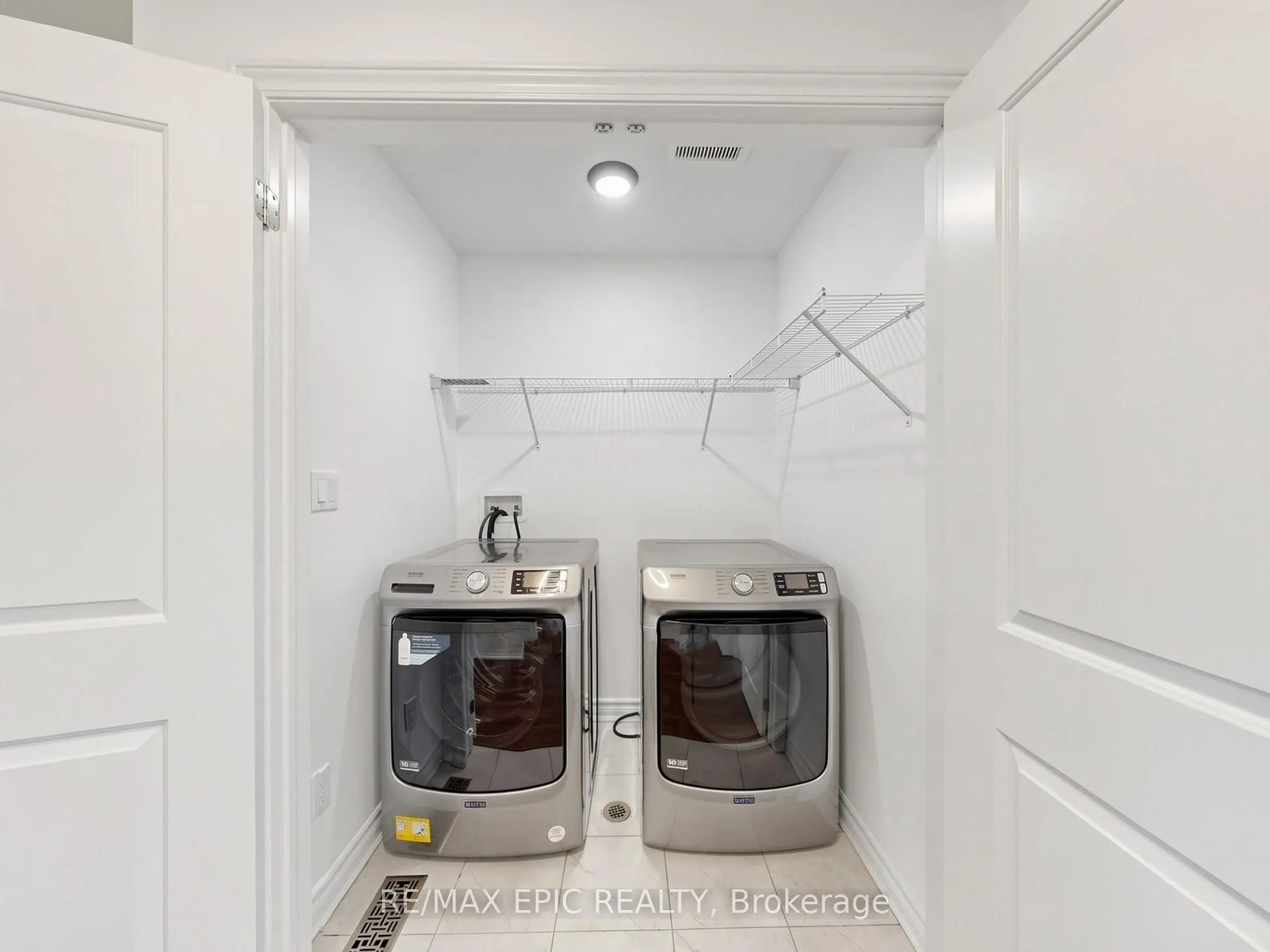 15 Vedette Way