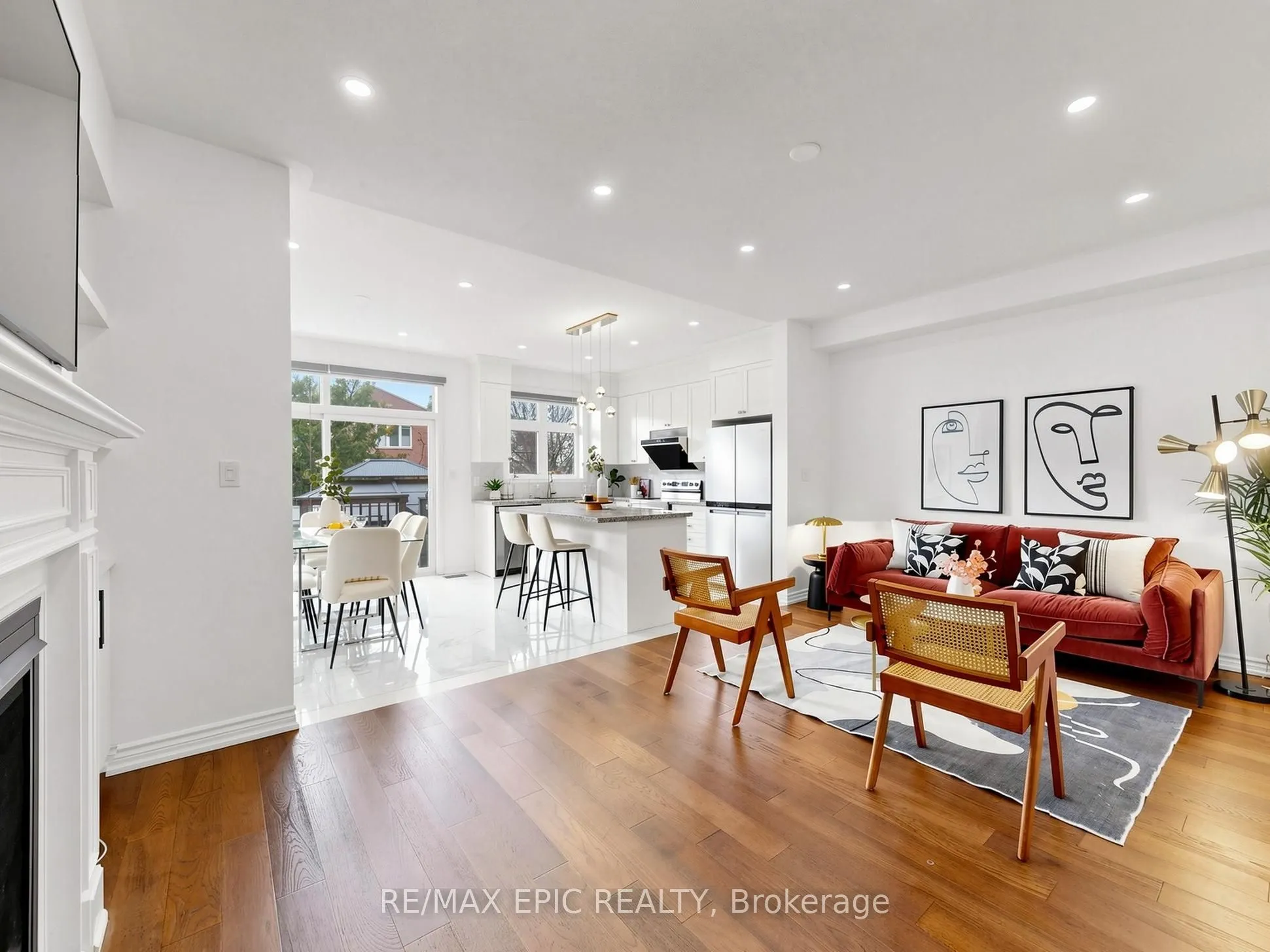 15 Vedette Way