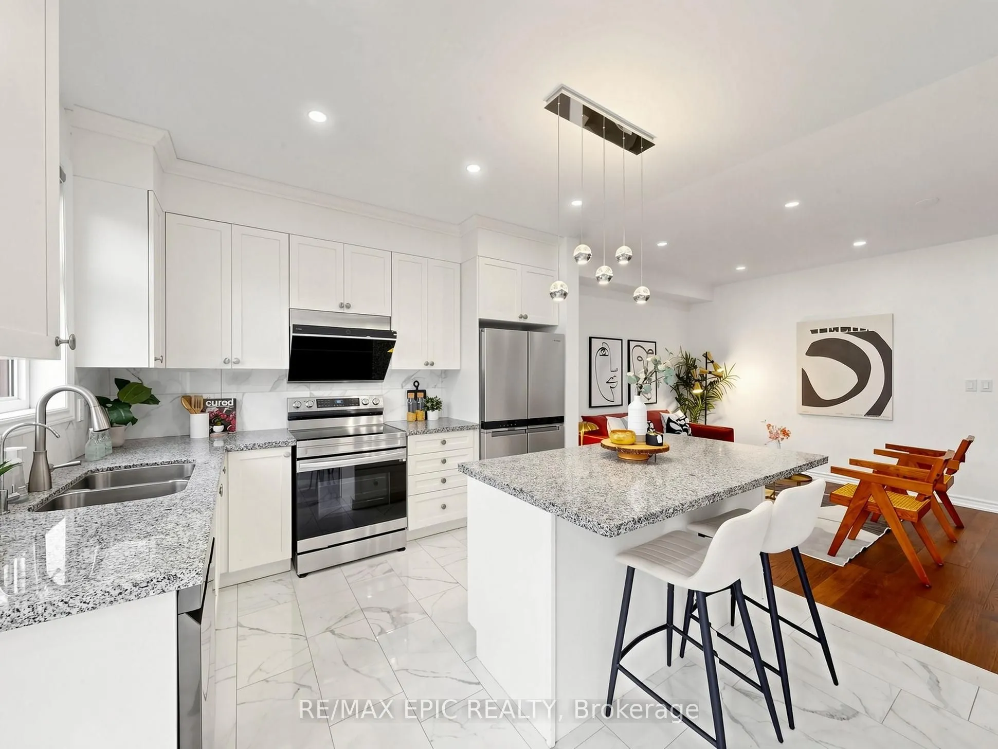 15 Vedette Way
