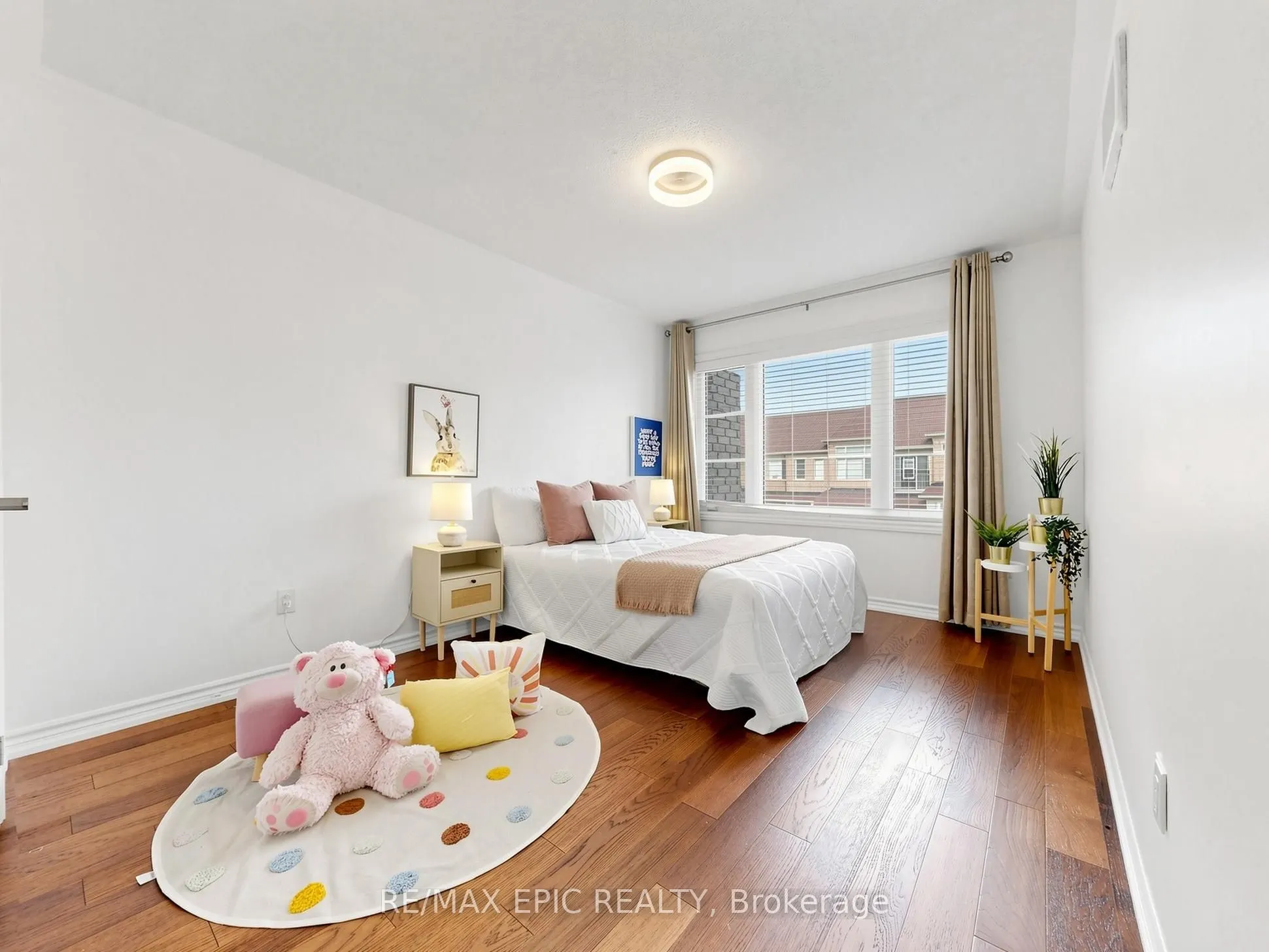 15 Vedette Way