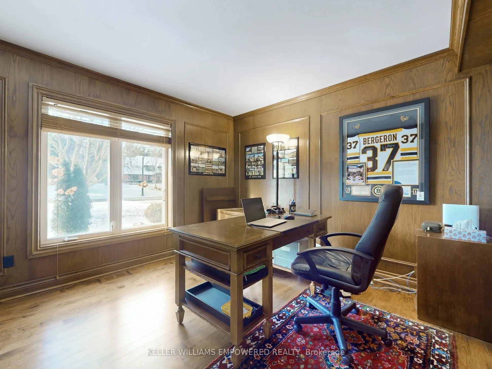 544 Woodland Acres Crescent