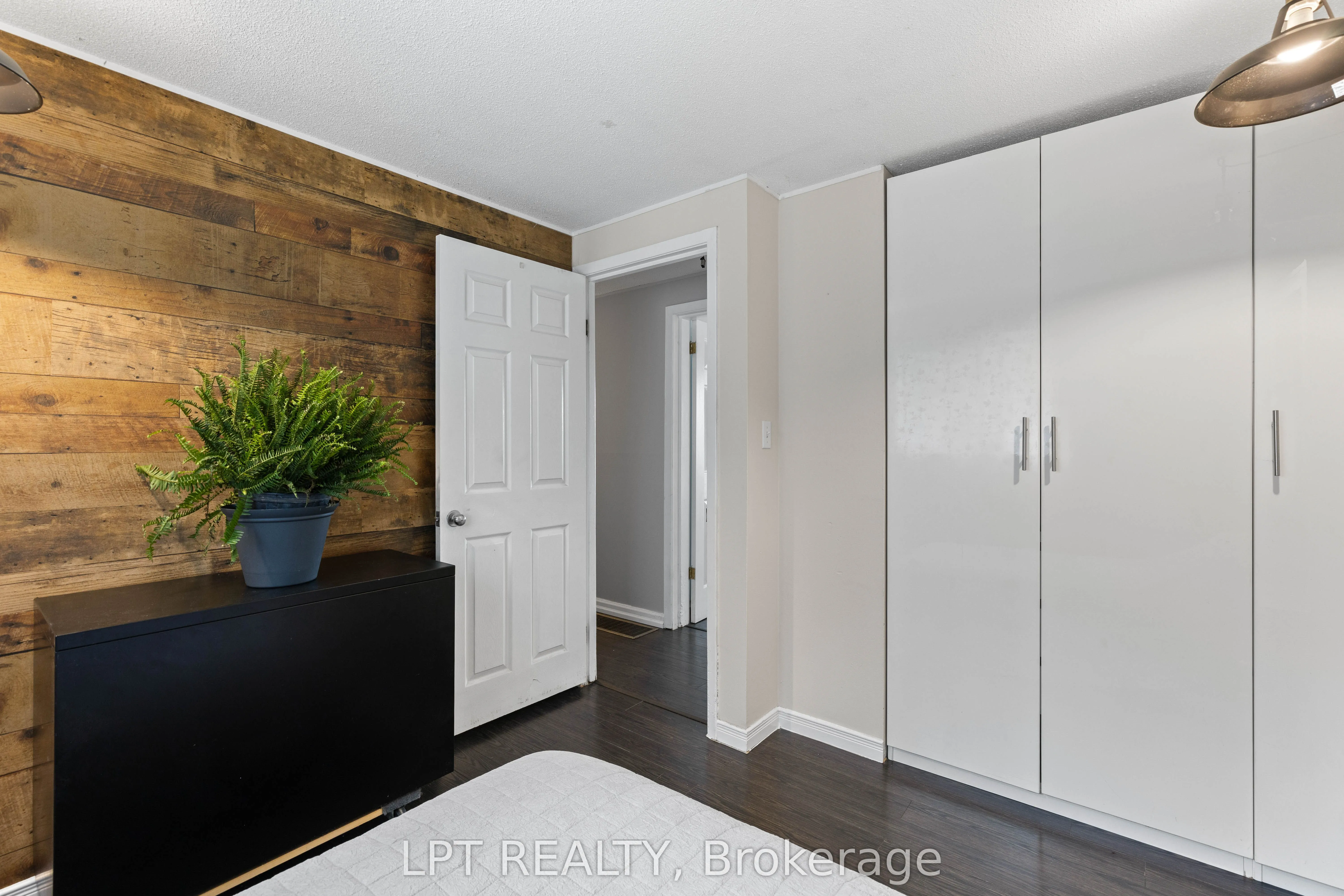 2743 Lockhart Road