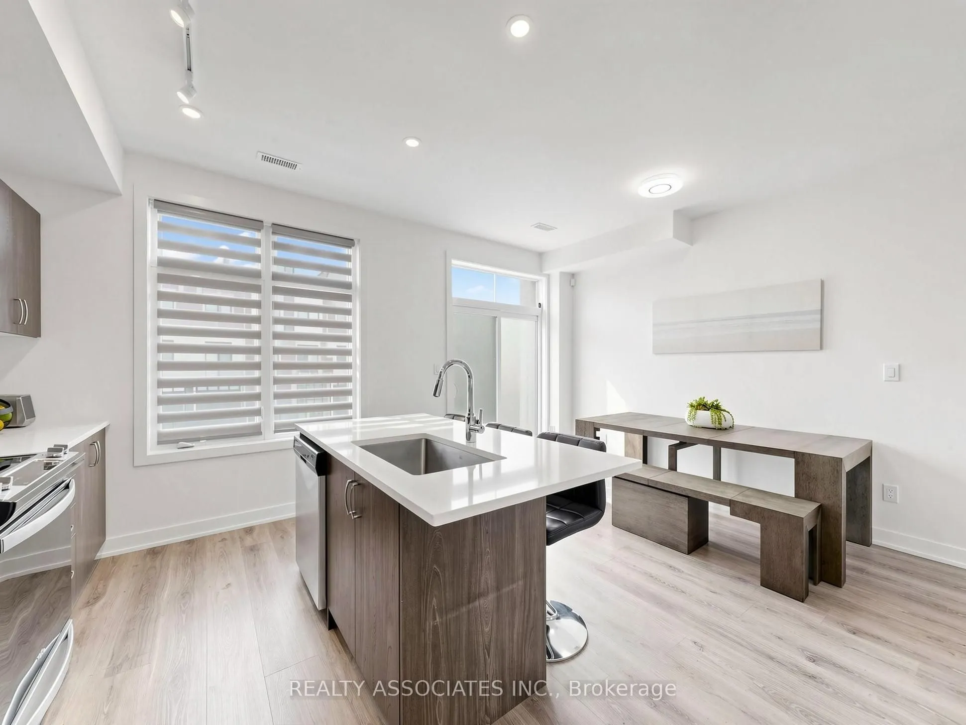 14 Baker Hill Boulevard