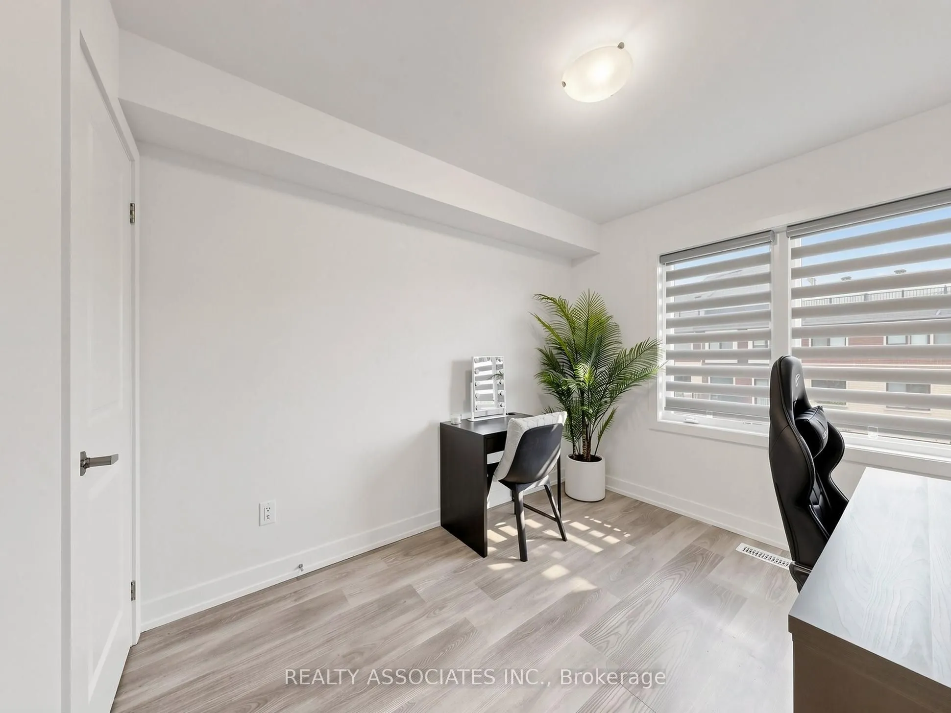 14 Baker Hill Boulevard