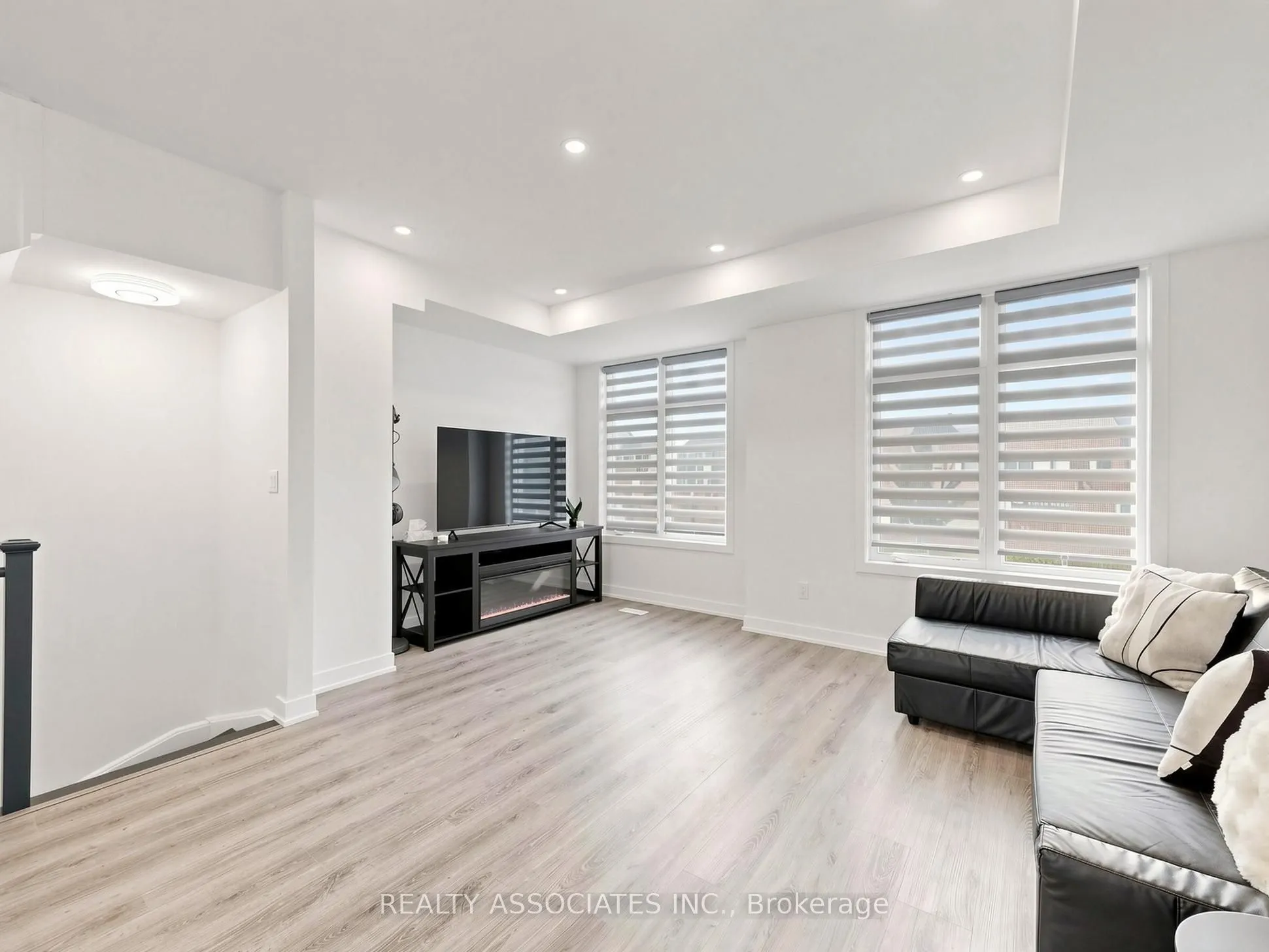 14 Baker Hill Boulevard