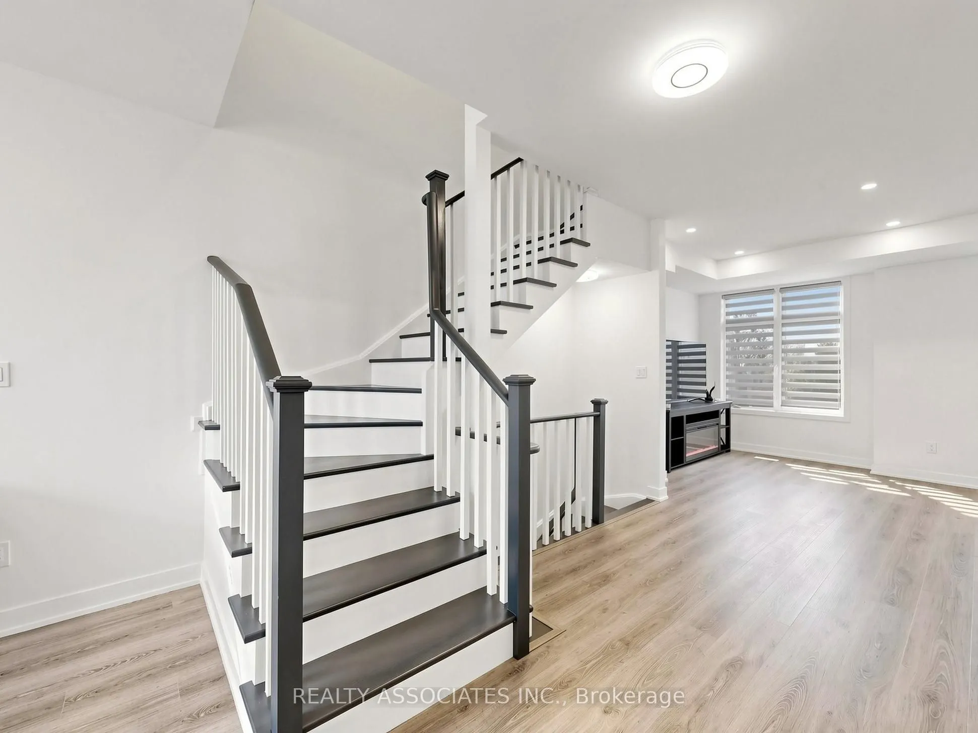14 Baker Hill Boulevard