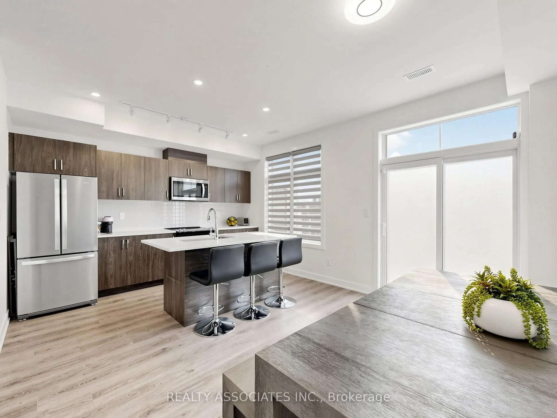 14 Baker Hill Boulevard