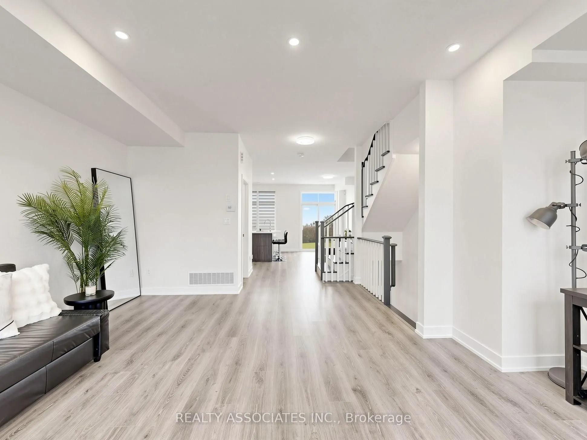 14 Baker Hill Boulevard