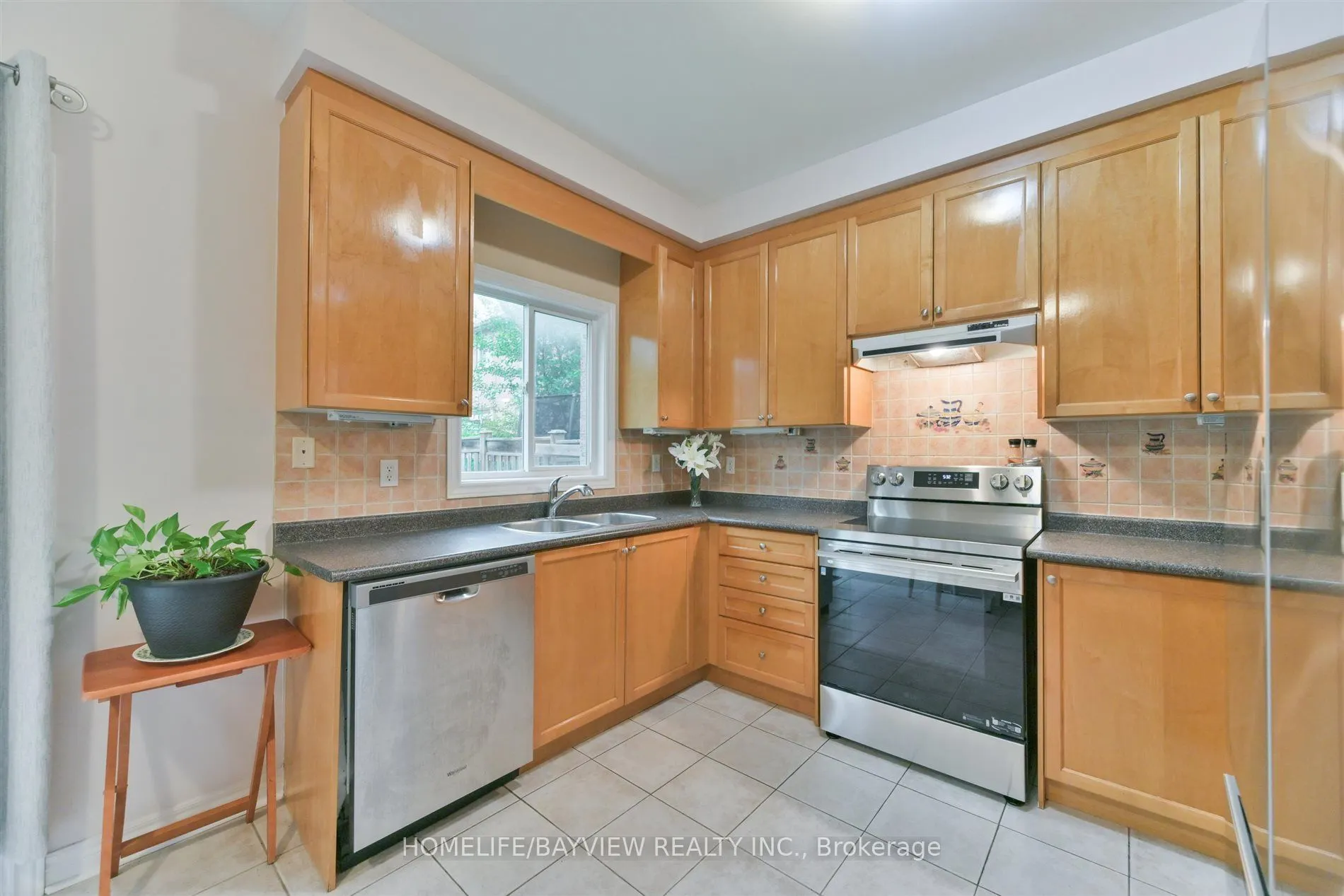 26 Honeyview Street
