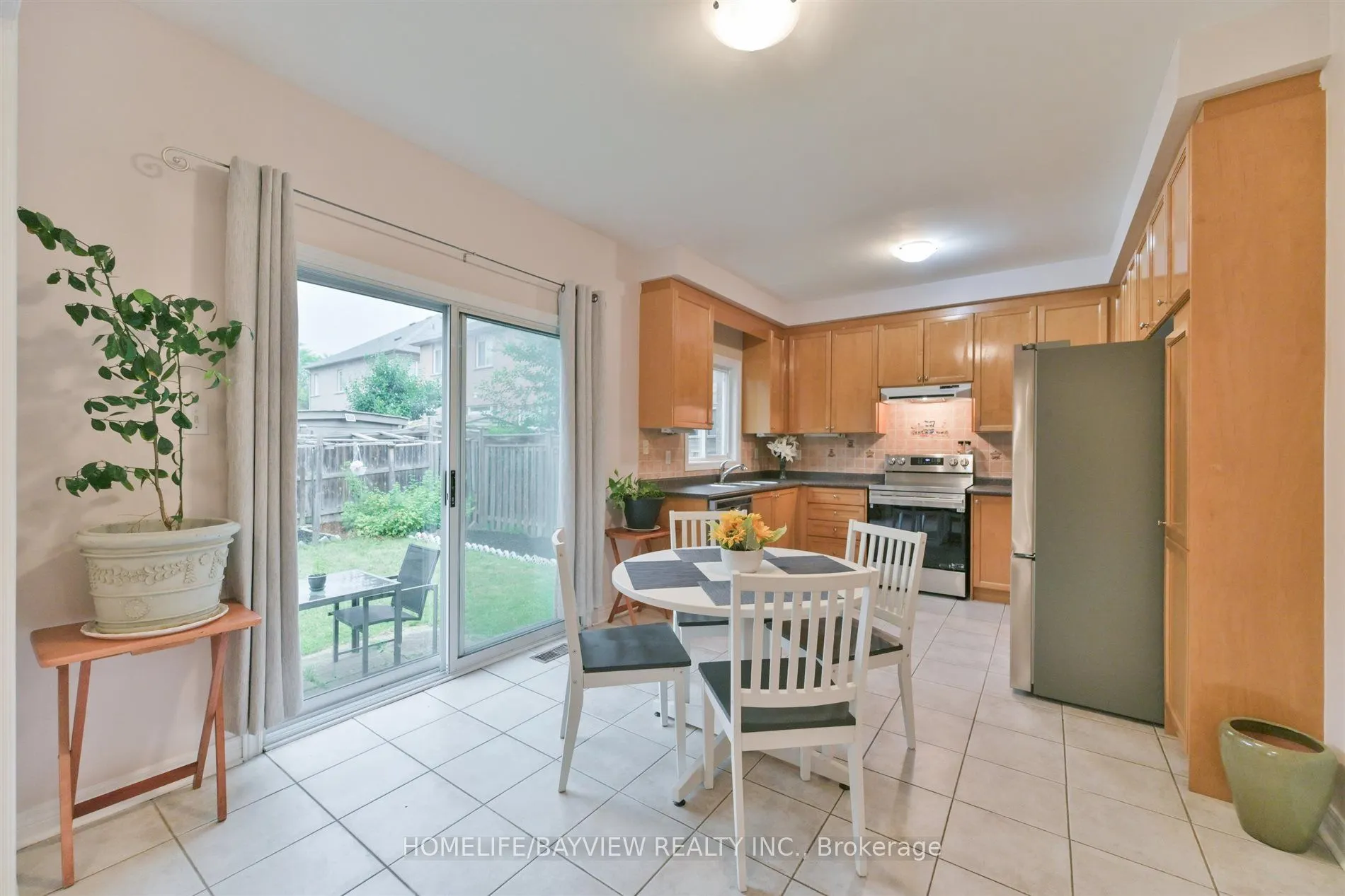26 Honeyview Street