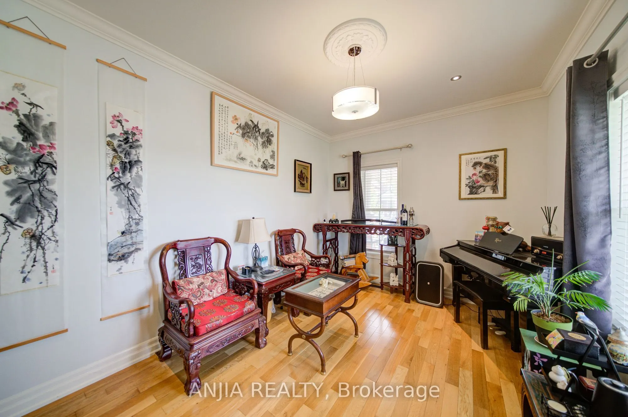 38 Harper's Gate Way