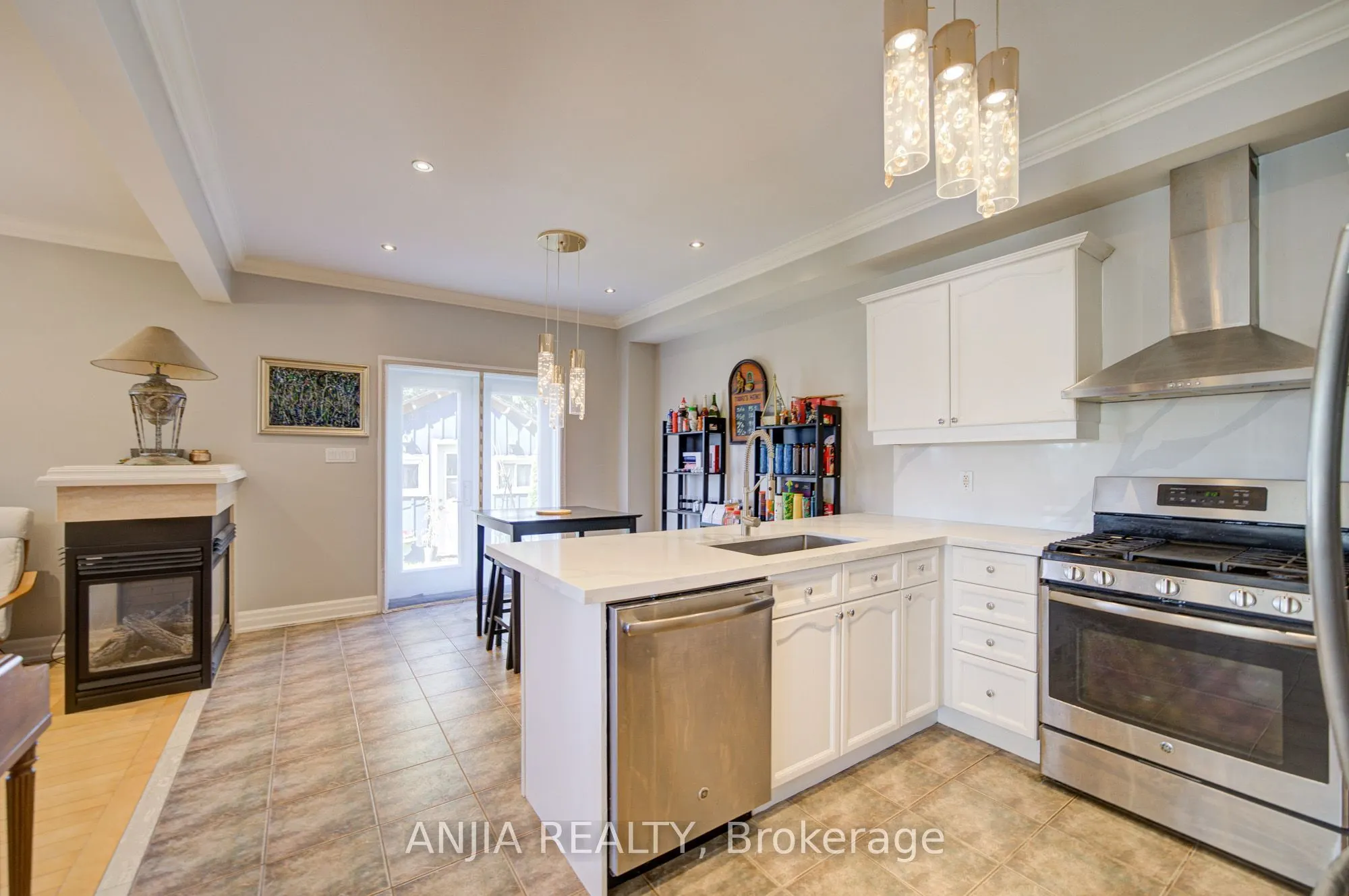 38 Harper's Gate Way