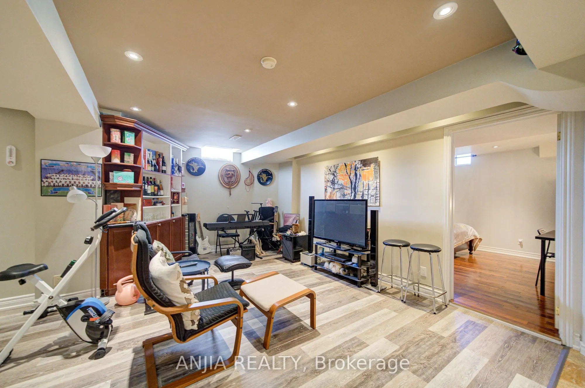 38 Harper's Gate Way